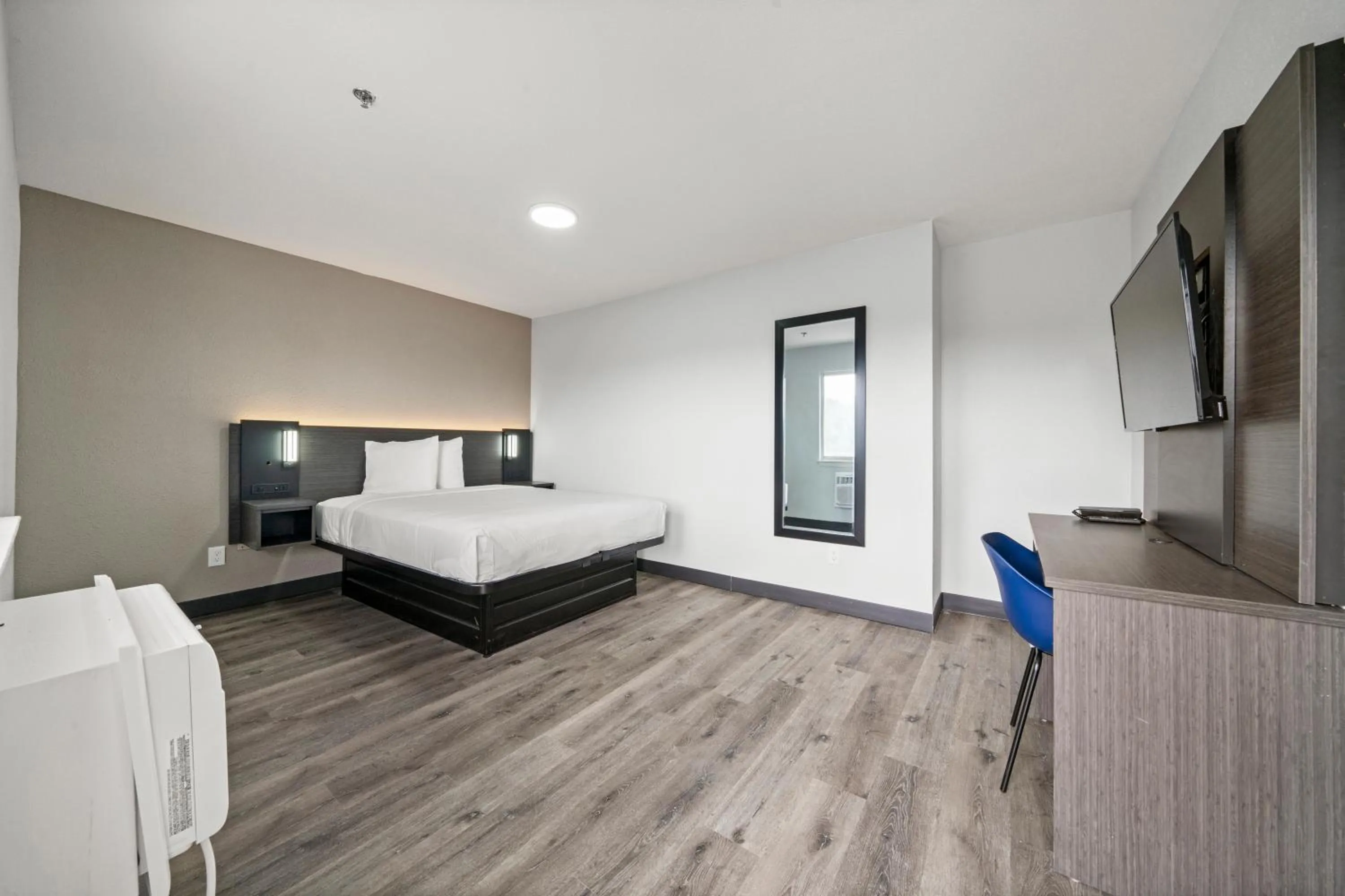 Bed in Southern Suites Columbus