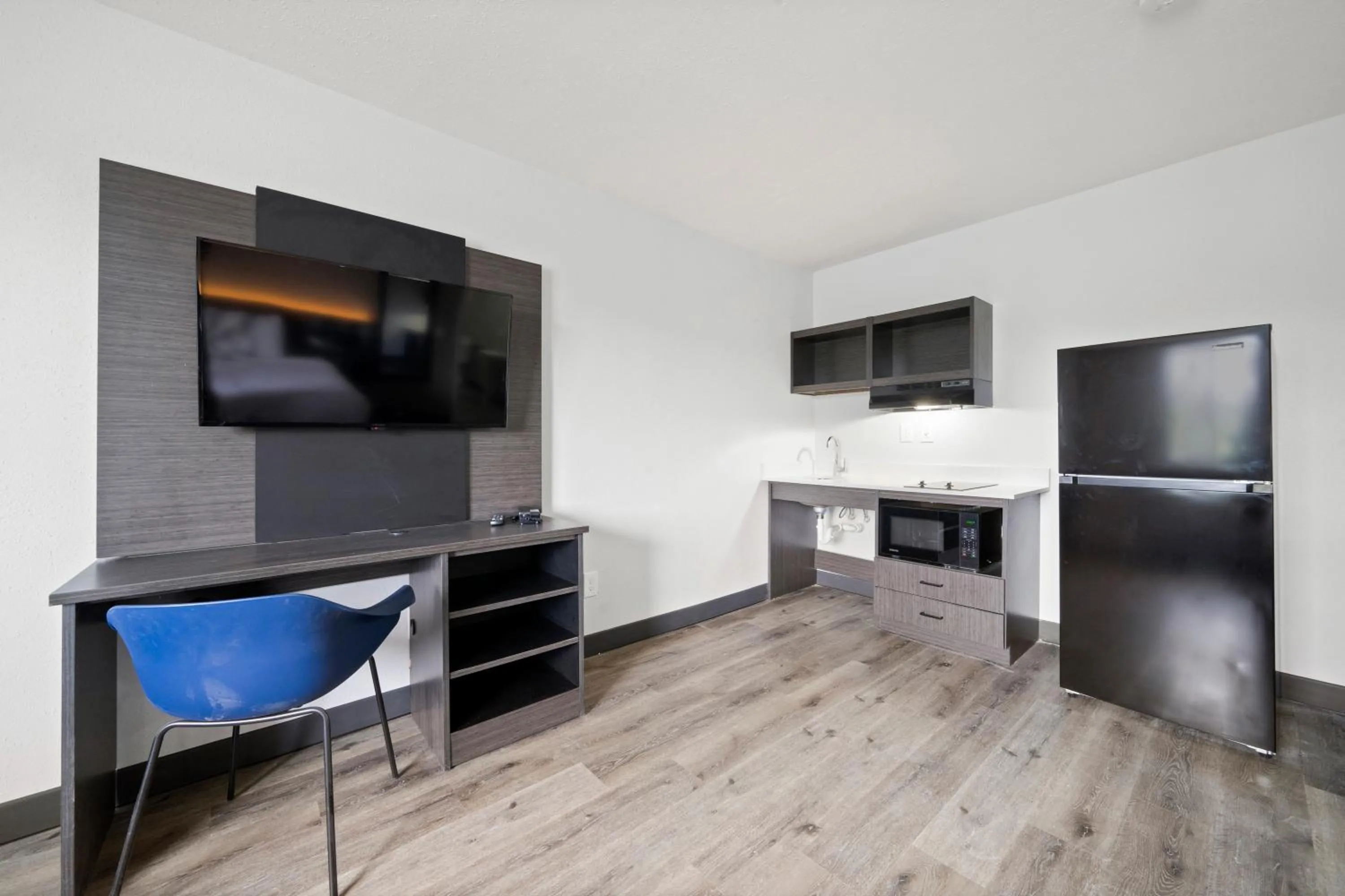 TV and multimedia in Southern Suites Columbus