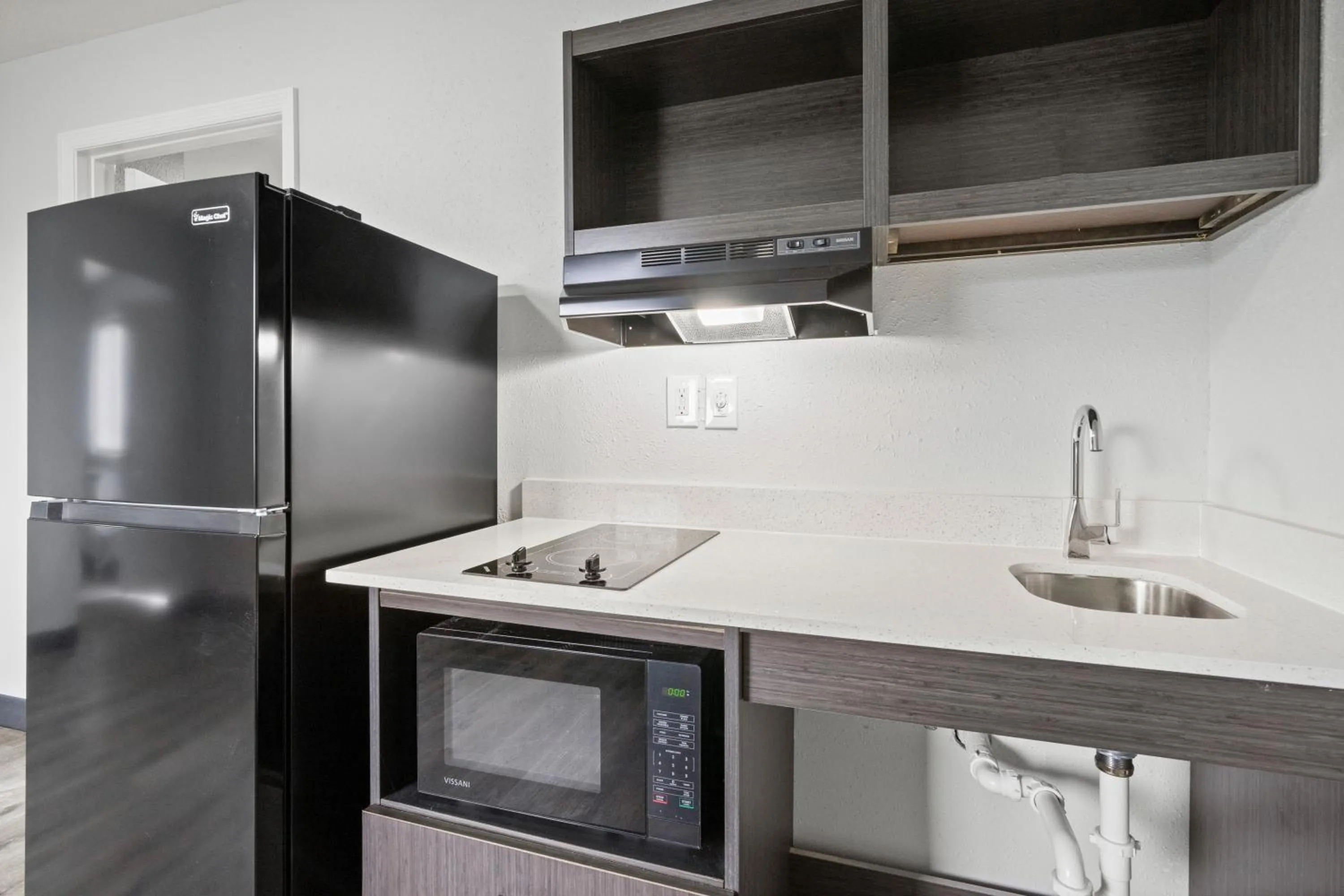 Kitchen or kitchenette in Southern Suites Columbus