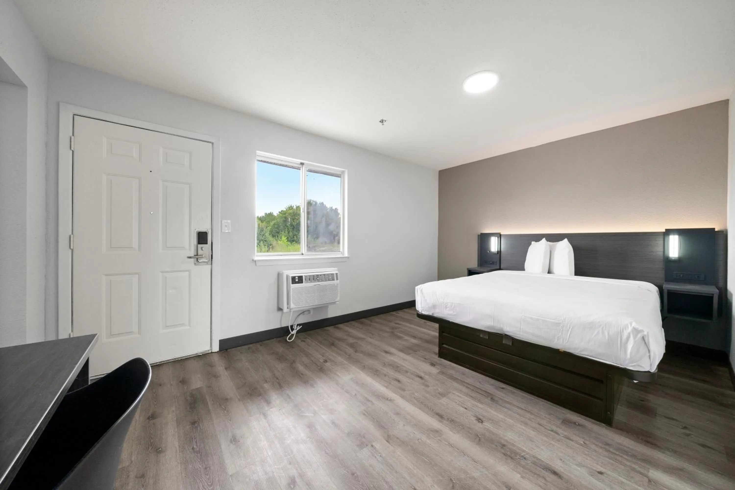 Bed in Southern Suites Columbus