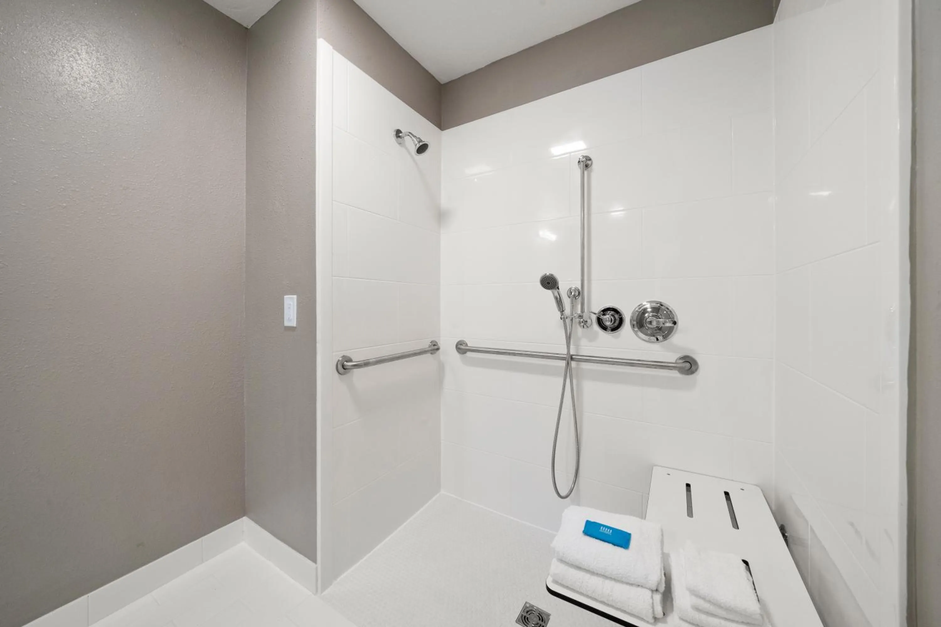 Shower in Southern Suites Columbus