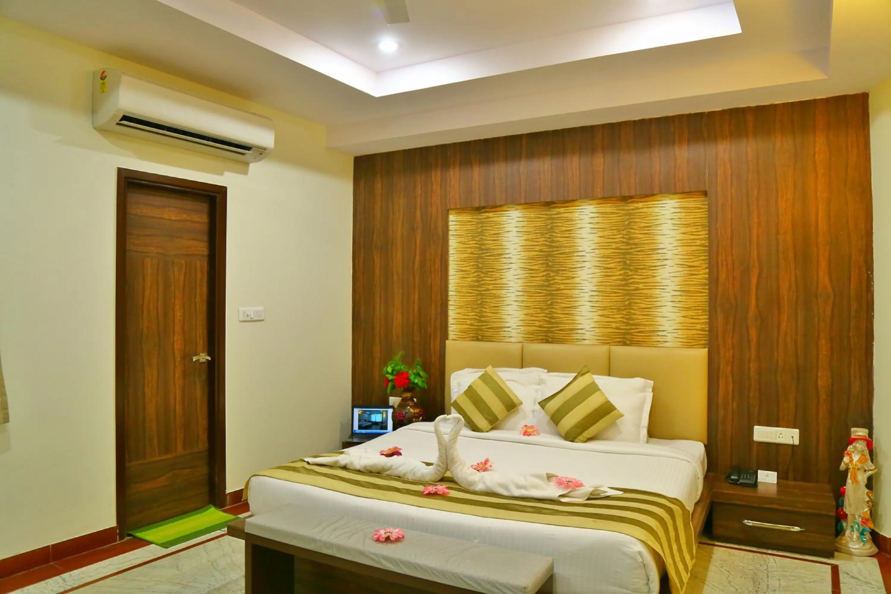 Bed in Rubystone Shiv Vilas Palace