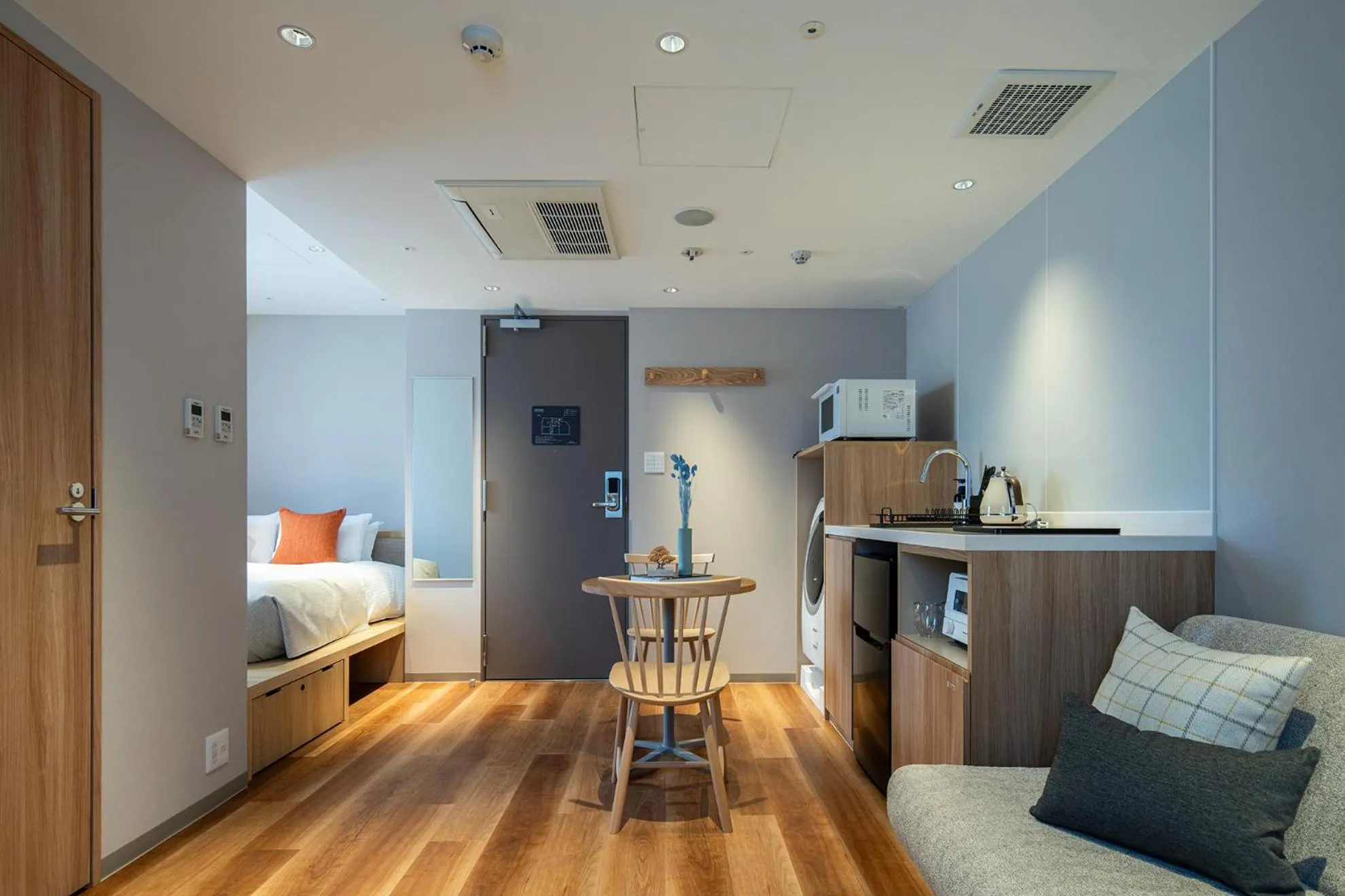 Photo of the whole room, Bed in Section L Shimbashi West