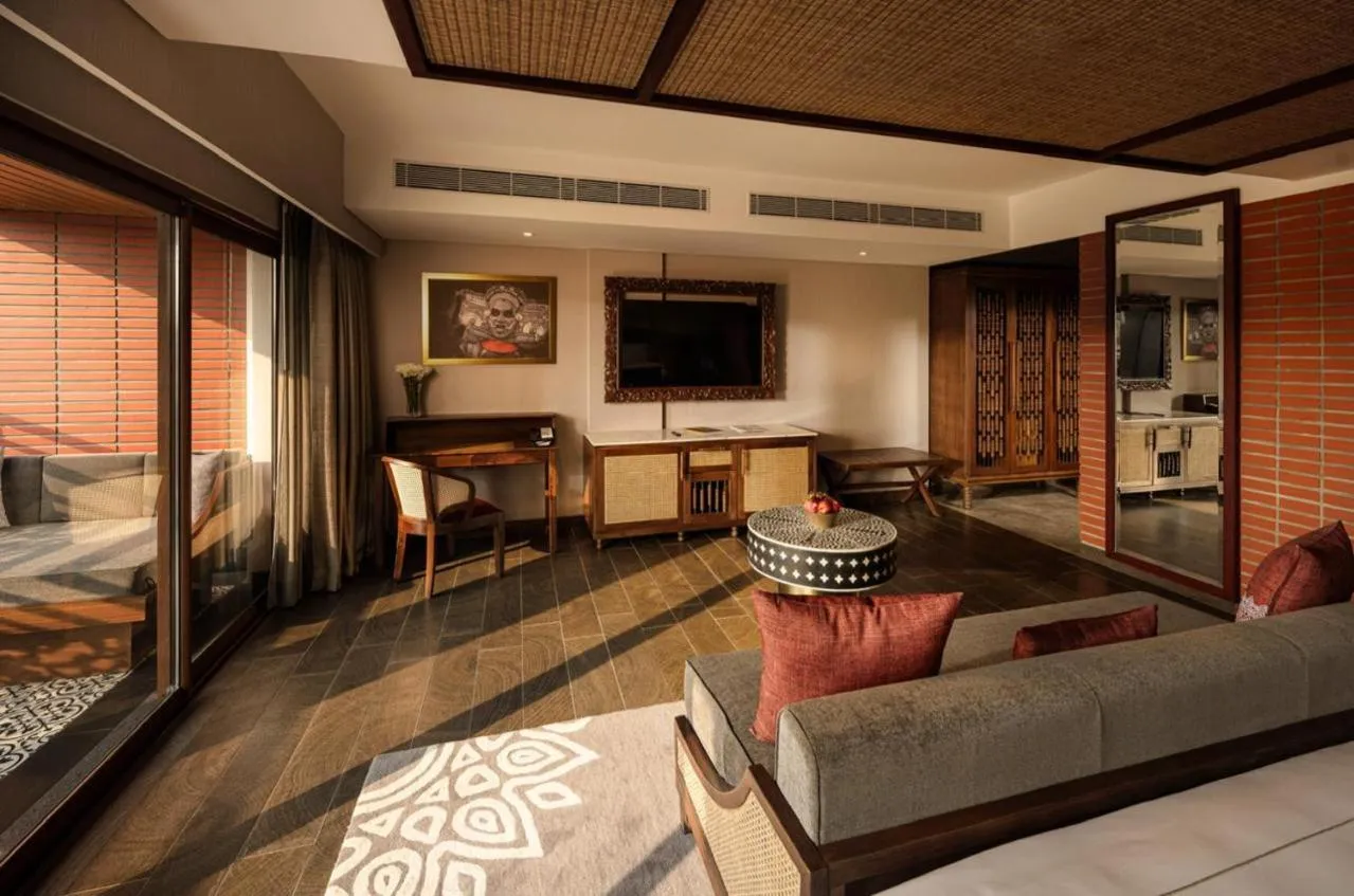 TV and multimedia in Gateway Bekal