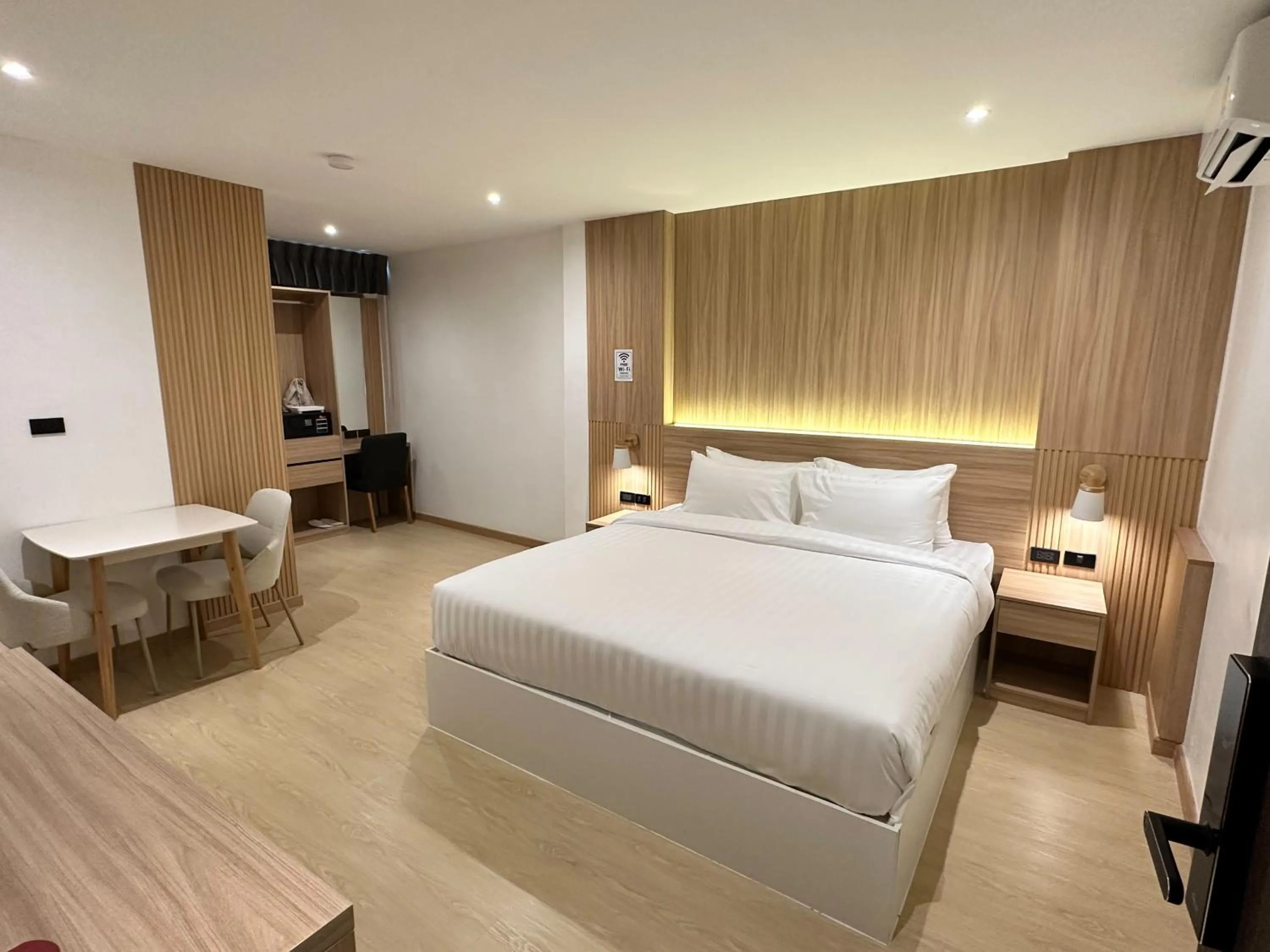 Bed in Winston Hotel