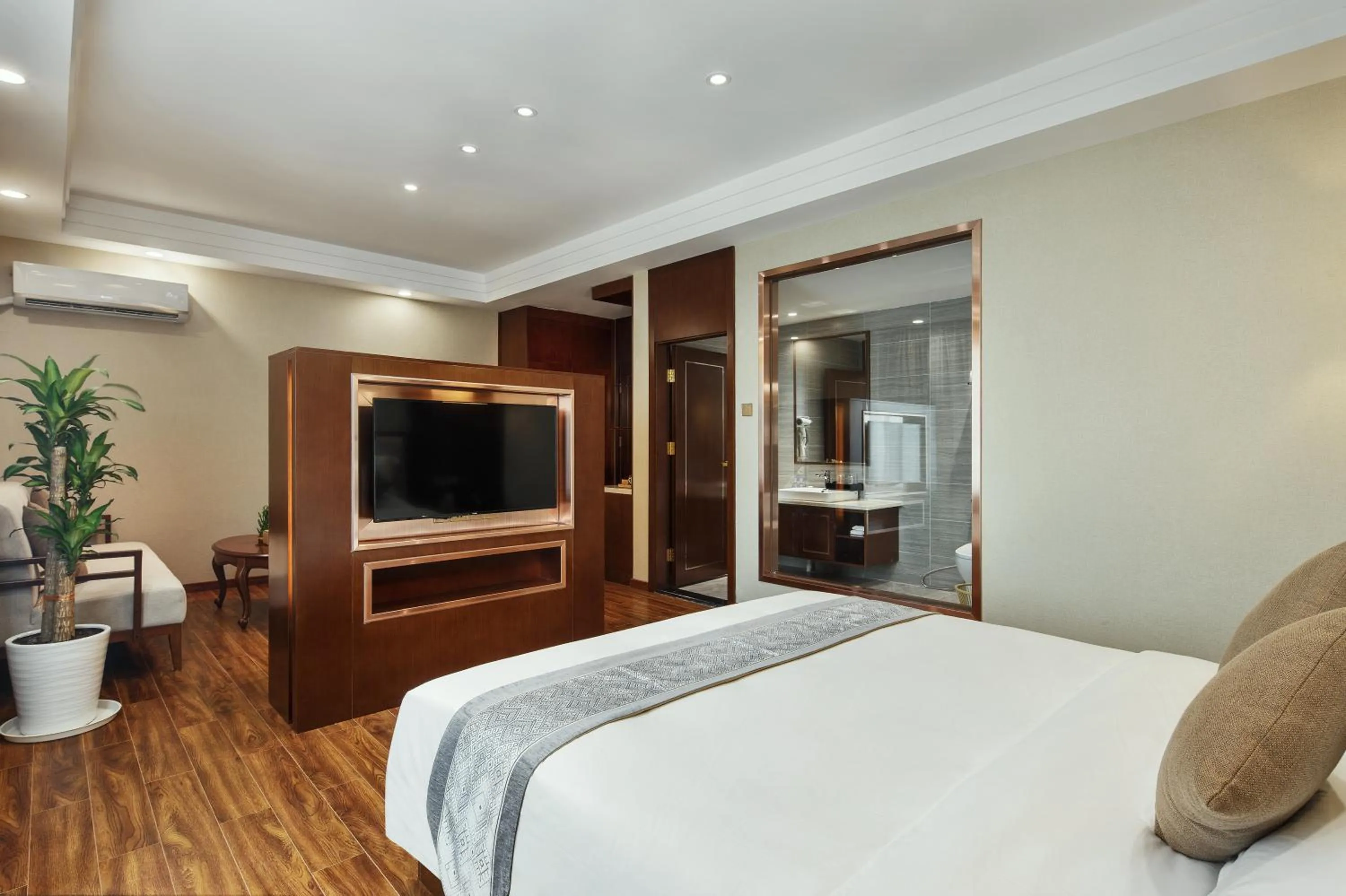 Bed in Rose Garden International Hotel