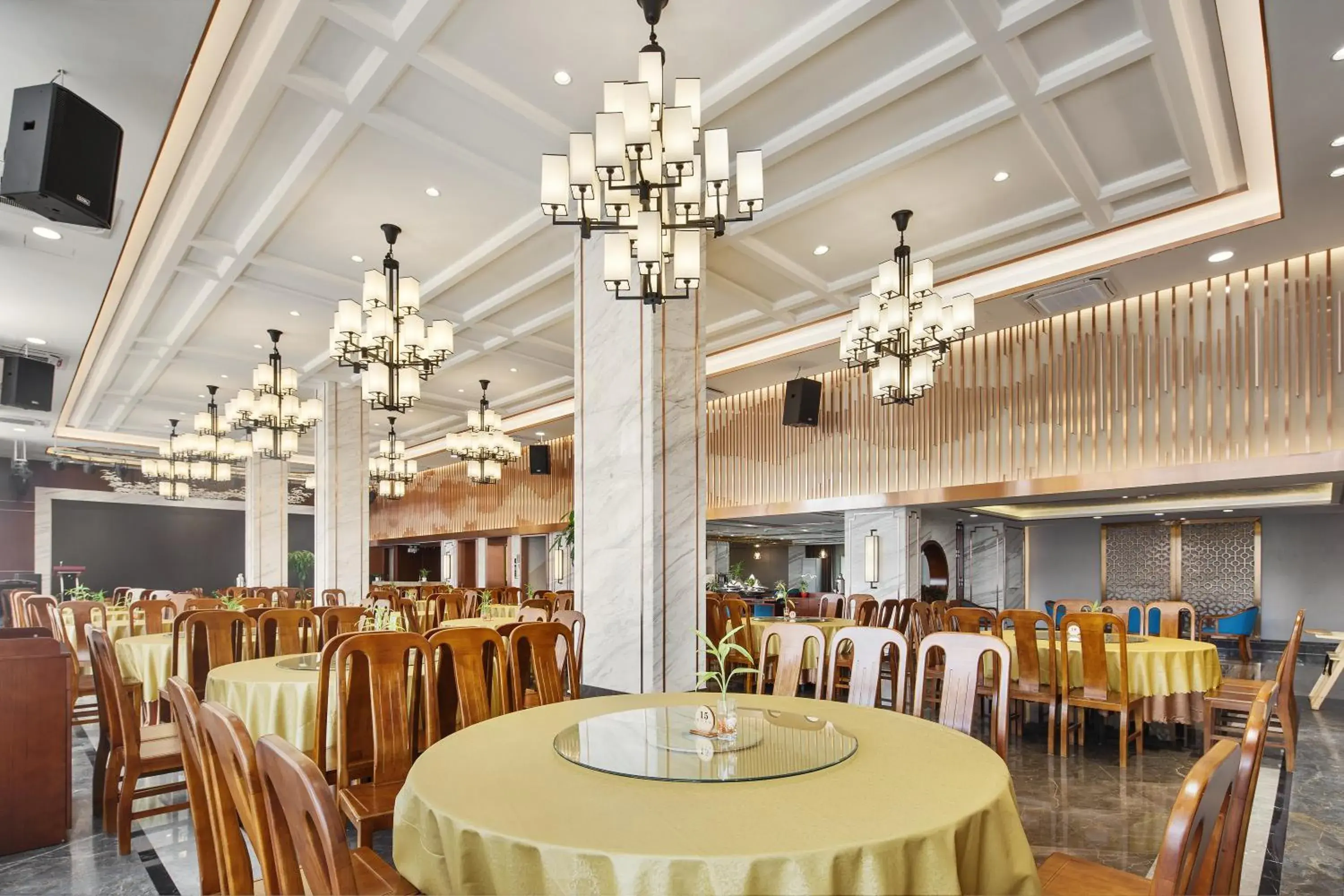 Restaurant/places to eat in Rose Garden International Hotel Restaurant/places to eat in Rose Garden International Hotel