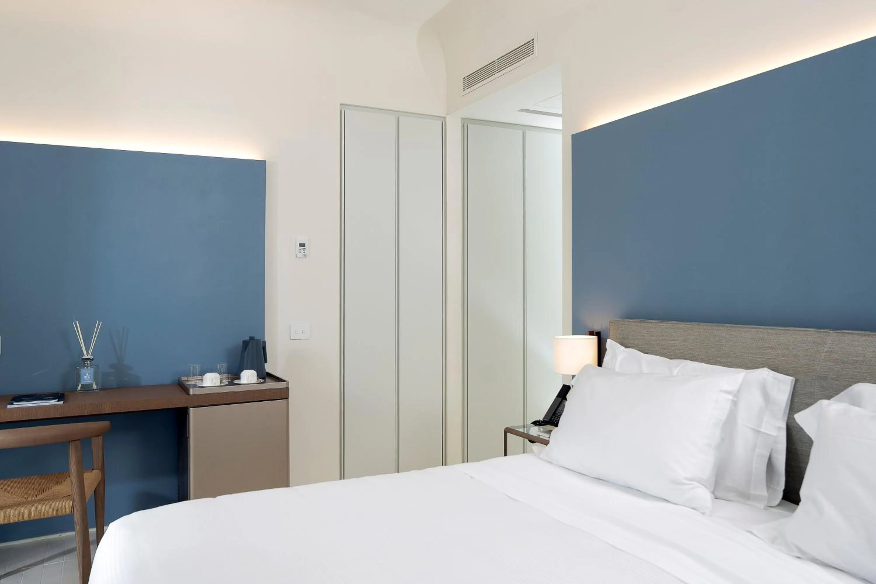 Bedroom, Bed in Villa Certosa