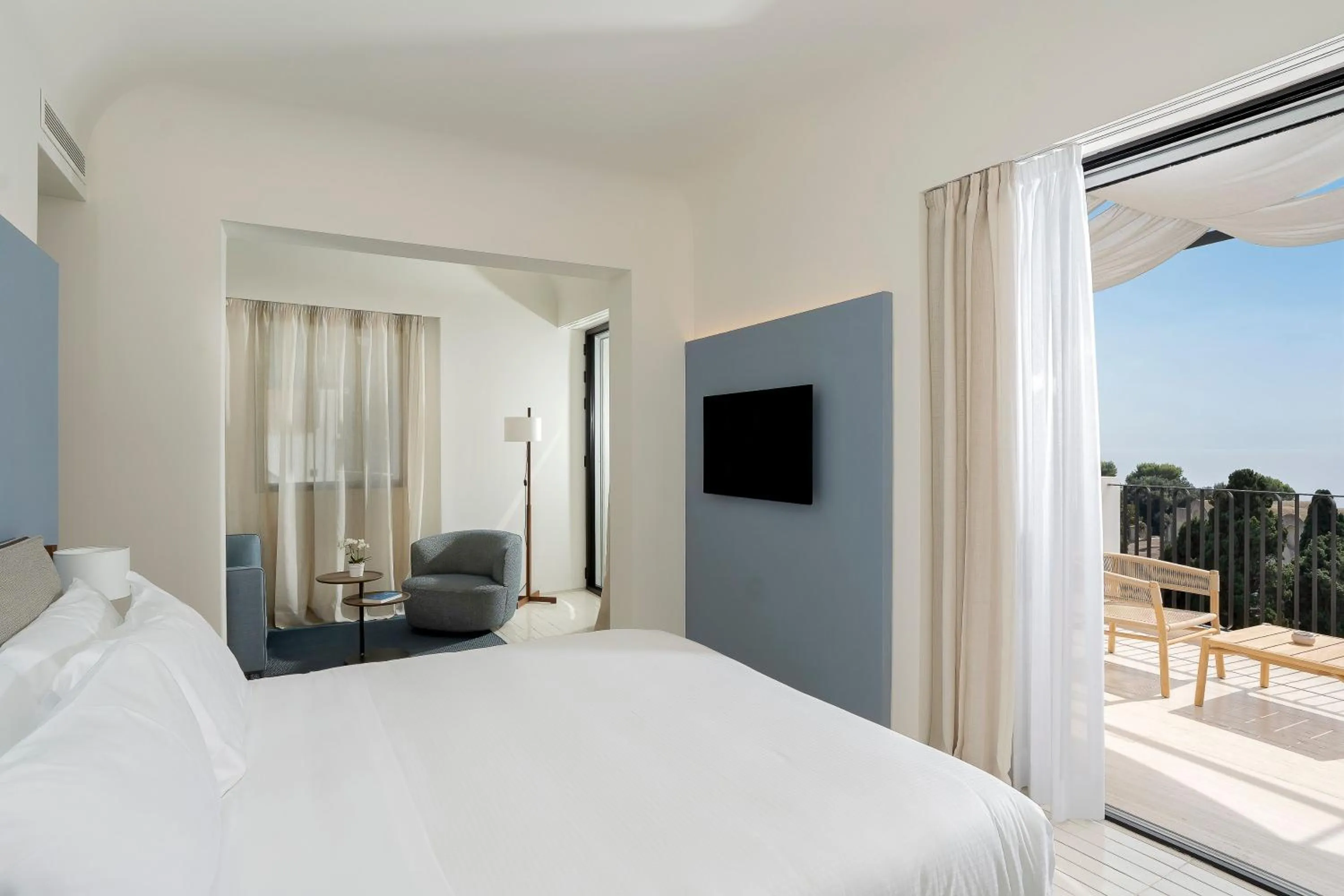 Bed in Villa Certosa