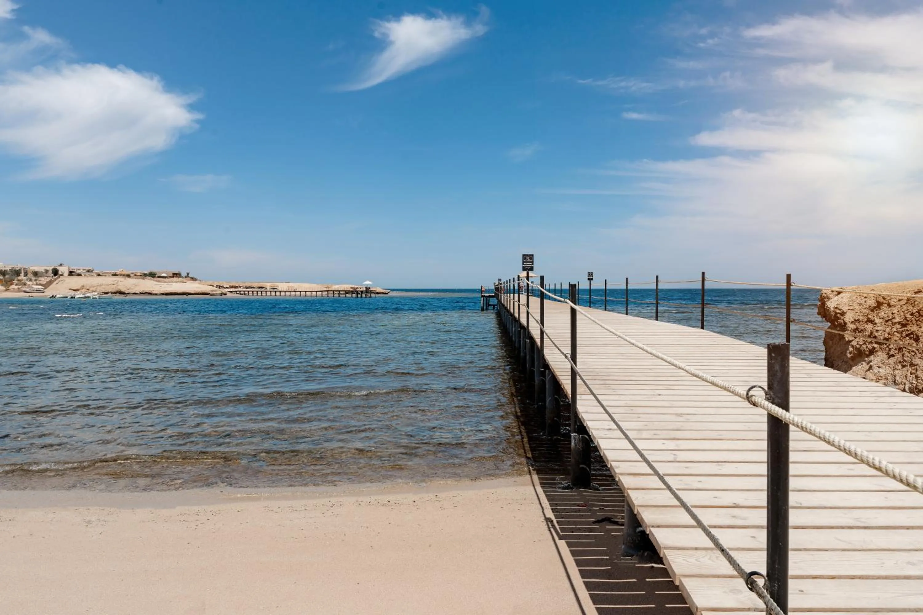 Beach in Sentido Naga Bay - Adults friendly