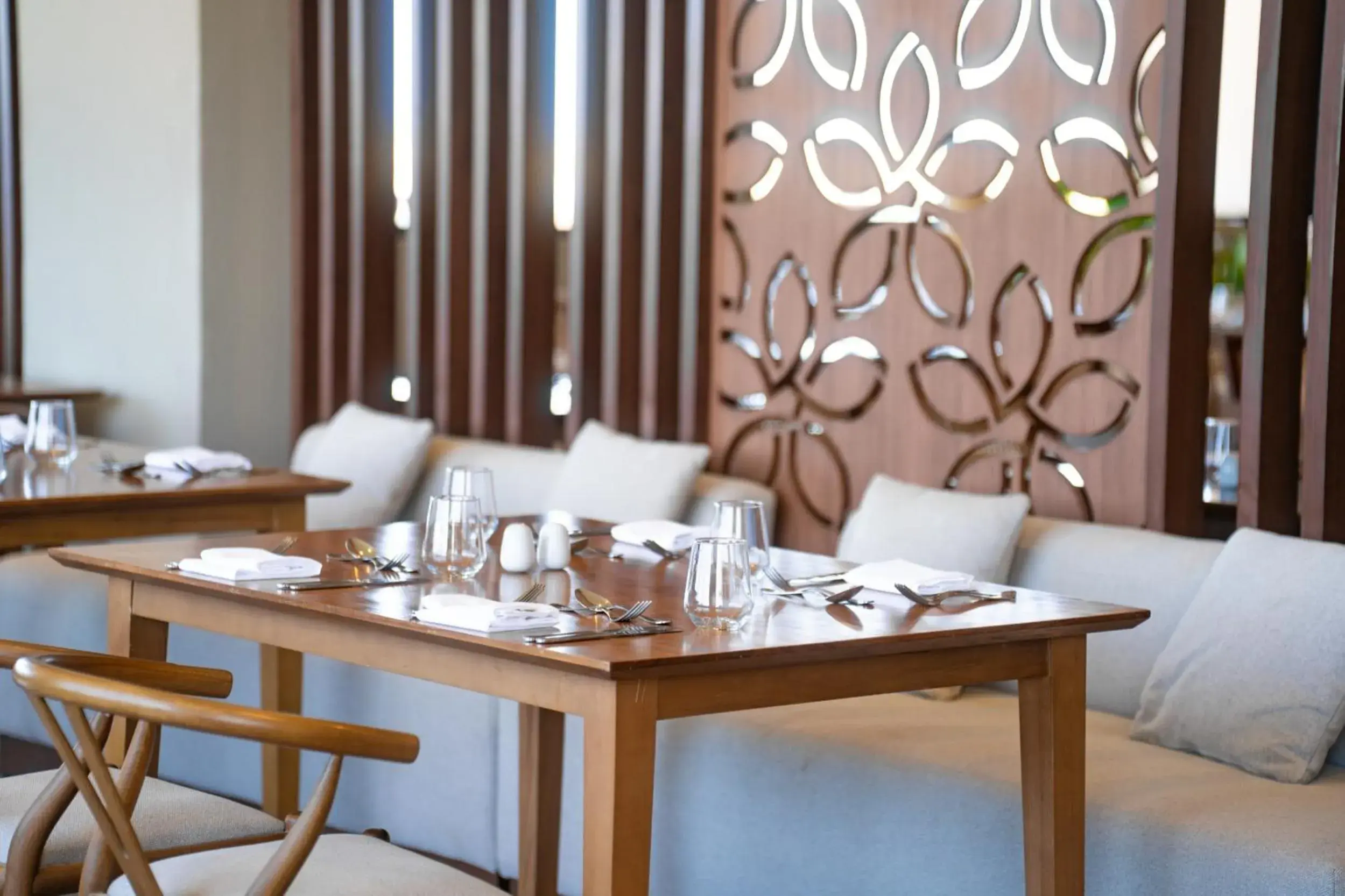 Restaurant/places to eat in Sentido Naga Bay - Adults friendly Restaurant/places to eat in Sentido Naga Bay - Adults friendly