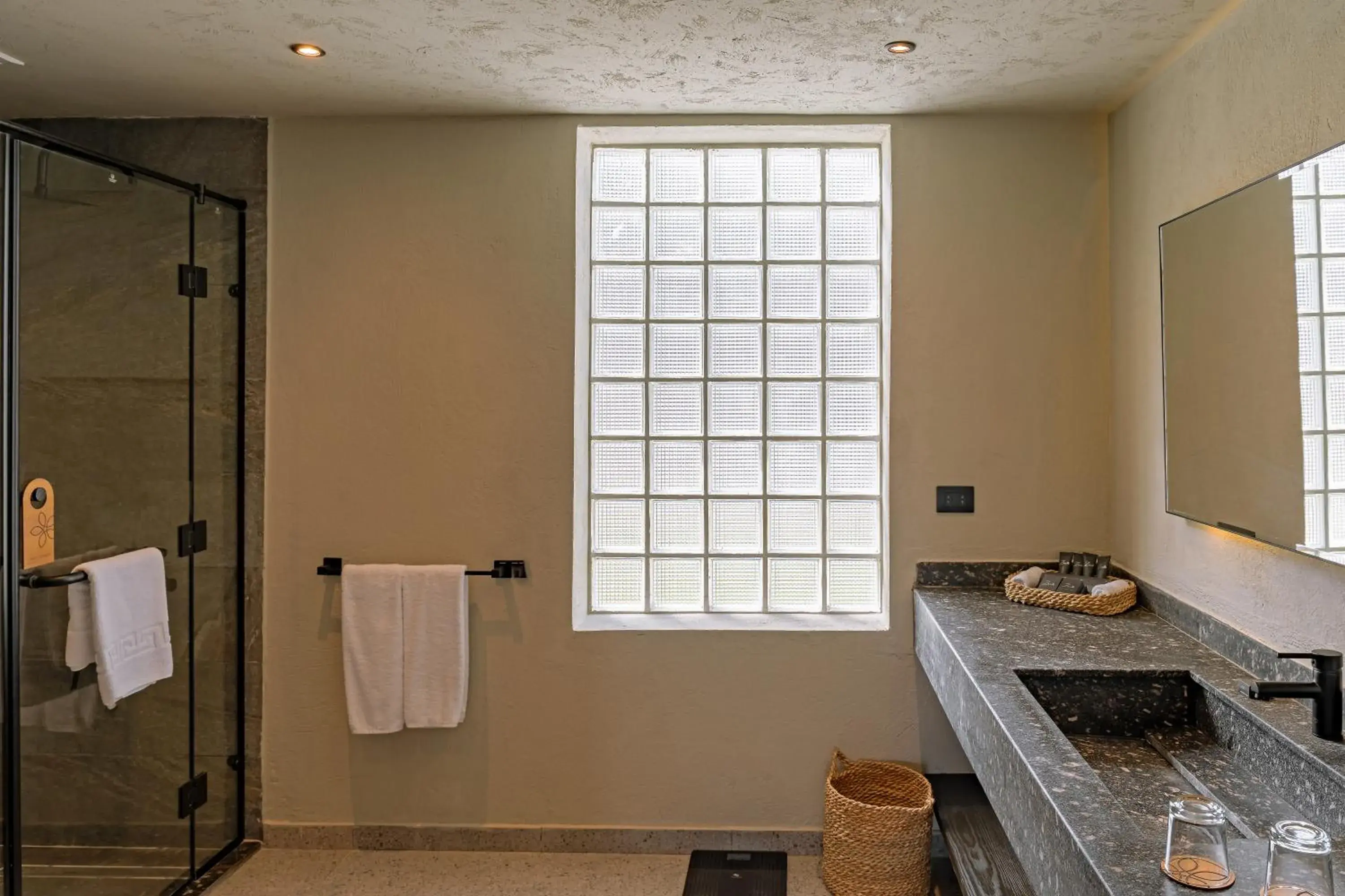 Swim-up Suite Beach Front Sea View - single occupancy in Sentido Naga Bay - Adults friendly Swim-up Suite Beach Front Sea View - single occupancy in Sentido Naga Bay - Adults friendly