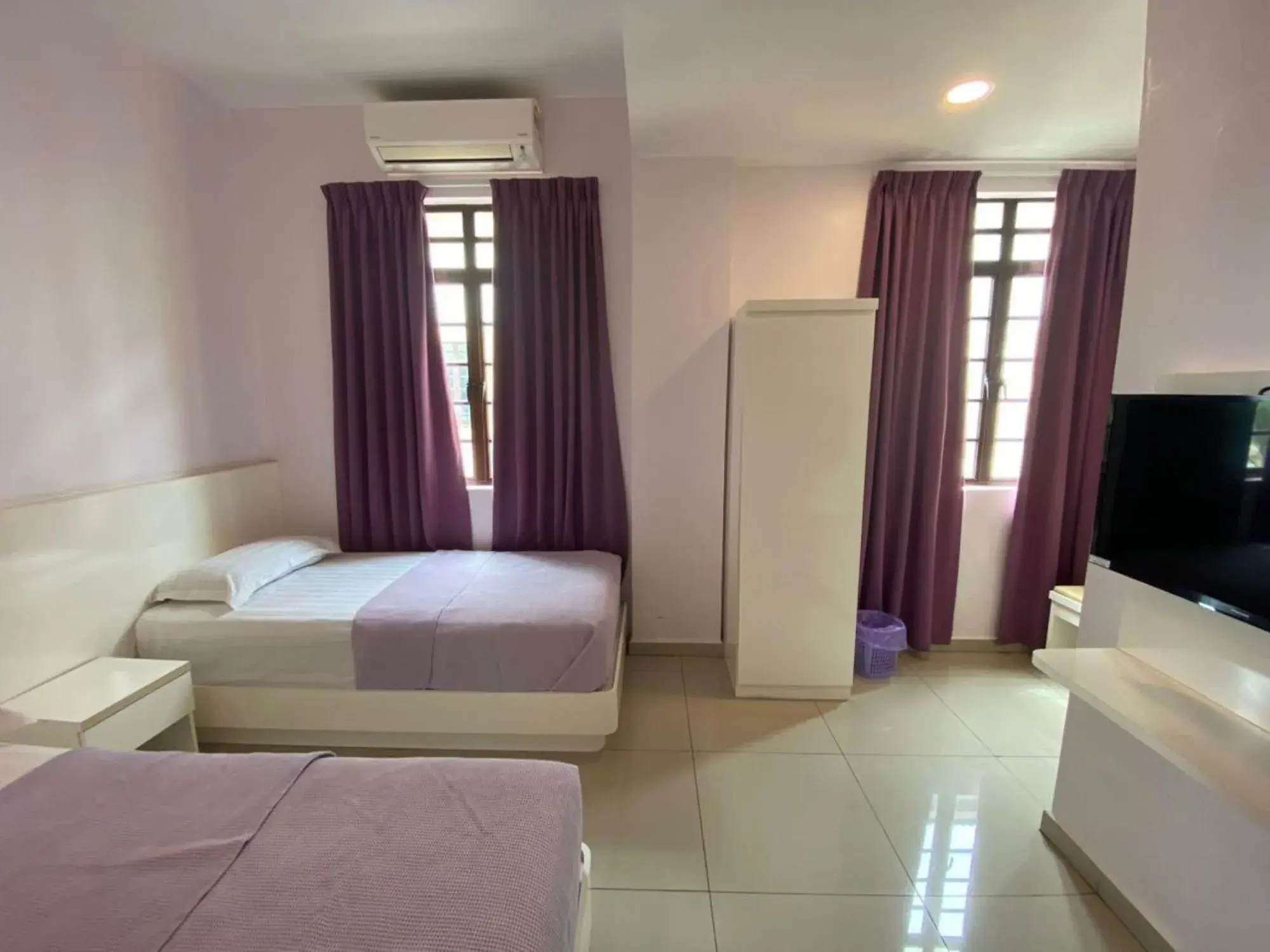 View (from property/room), Bed in Lavender Riverside Hotel View (from property/room), Bed in Lavender Riverside Hotel