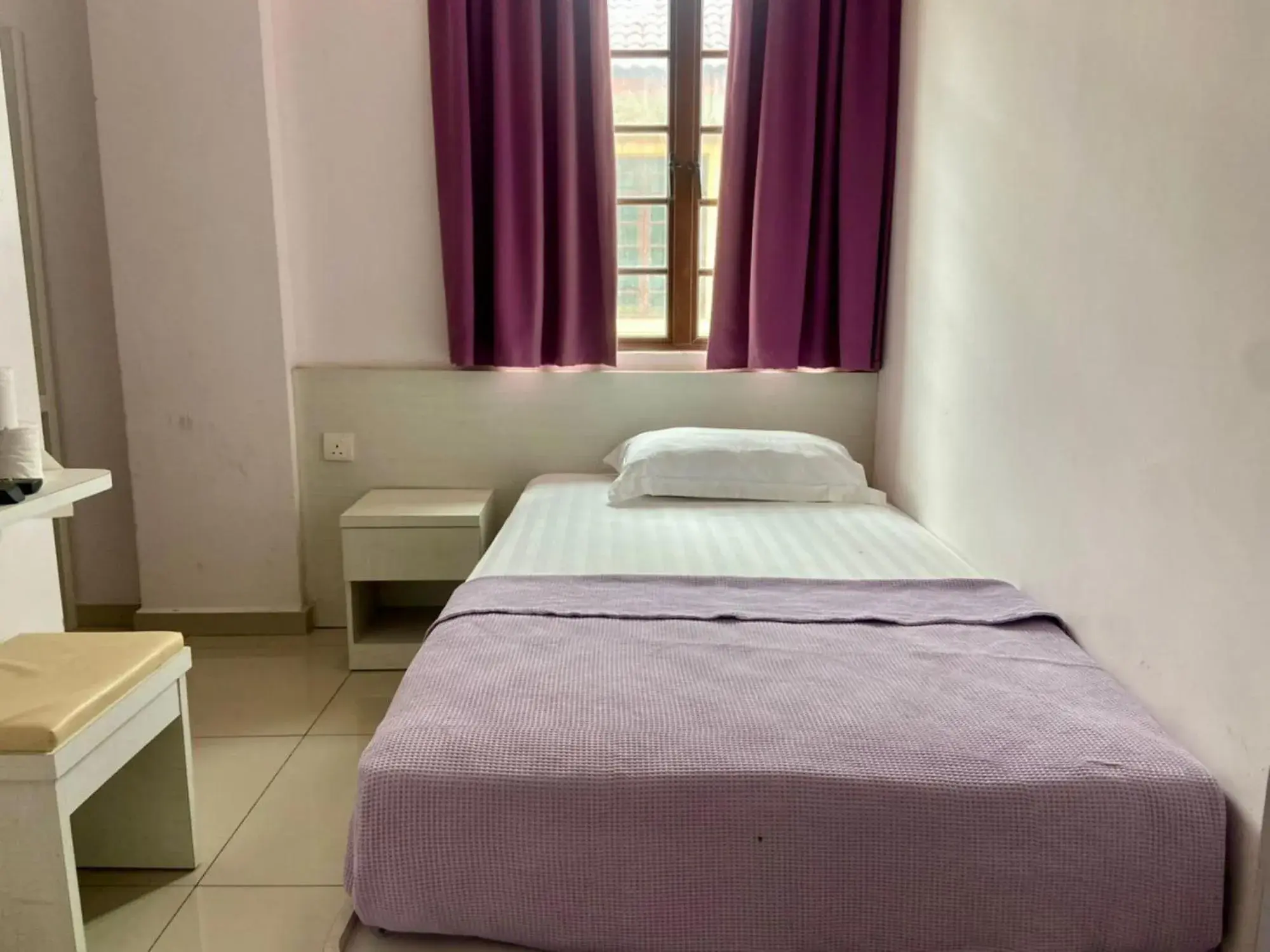 View (from property/room), Bed in Lavender Riverside Hotel View (from property/room), Bed in Lavender Riverside Hotel