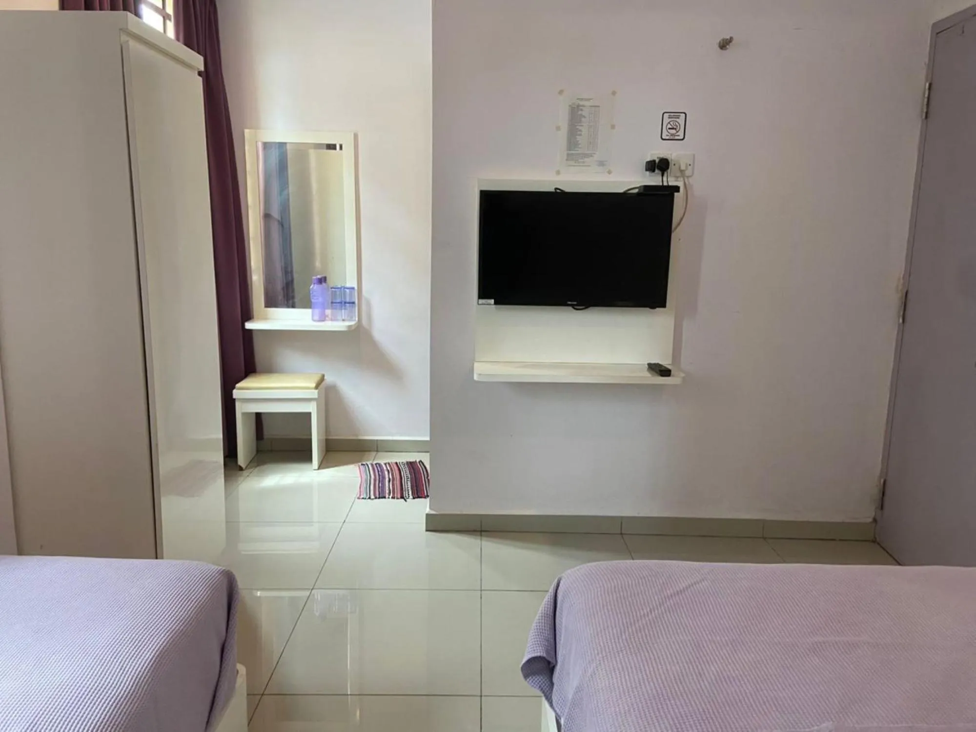 TV and multimedia, Bed in Lavender Riverside Hotel