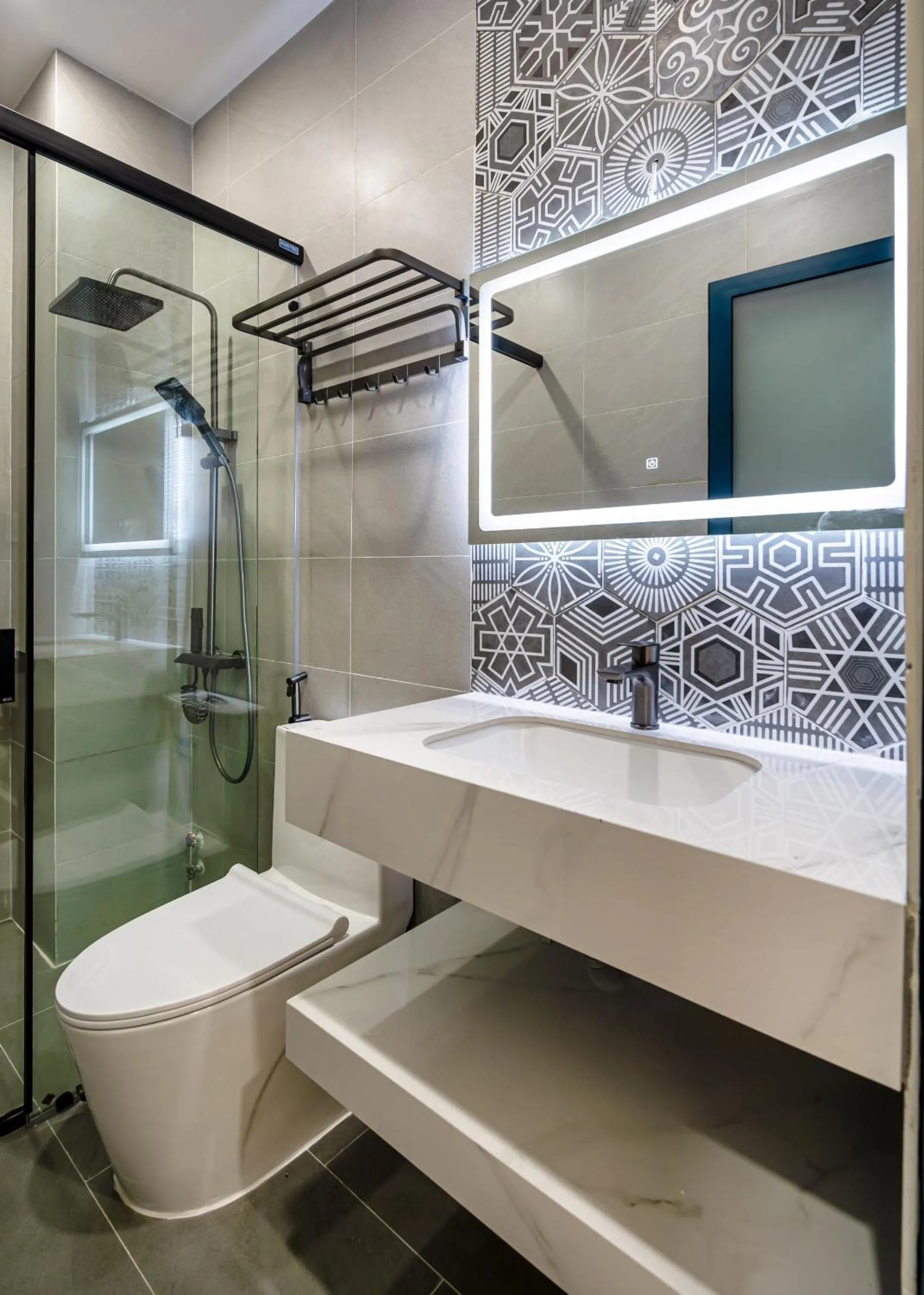 Shower in Jan Villa SaiGon Oasis
