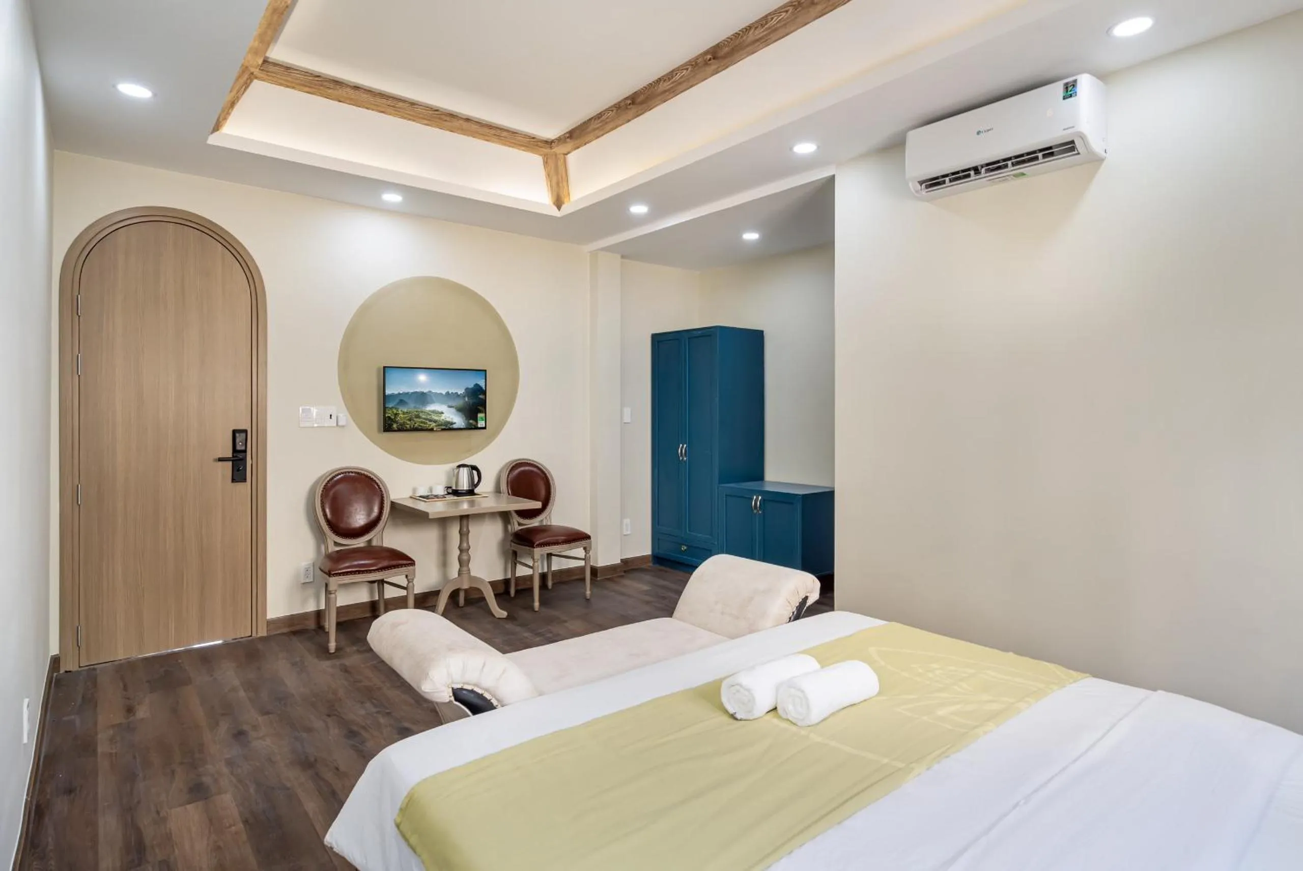 Bed in Jan Villa SaiGon Oasis