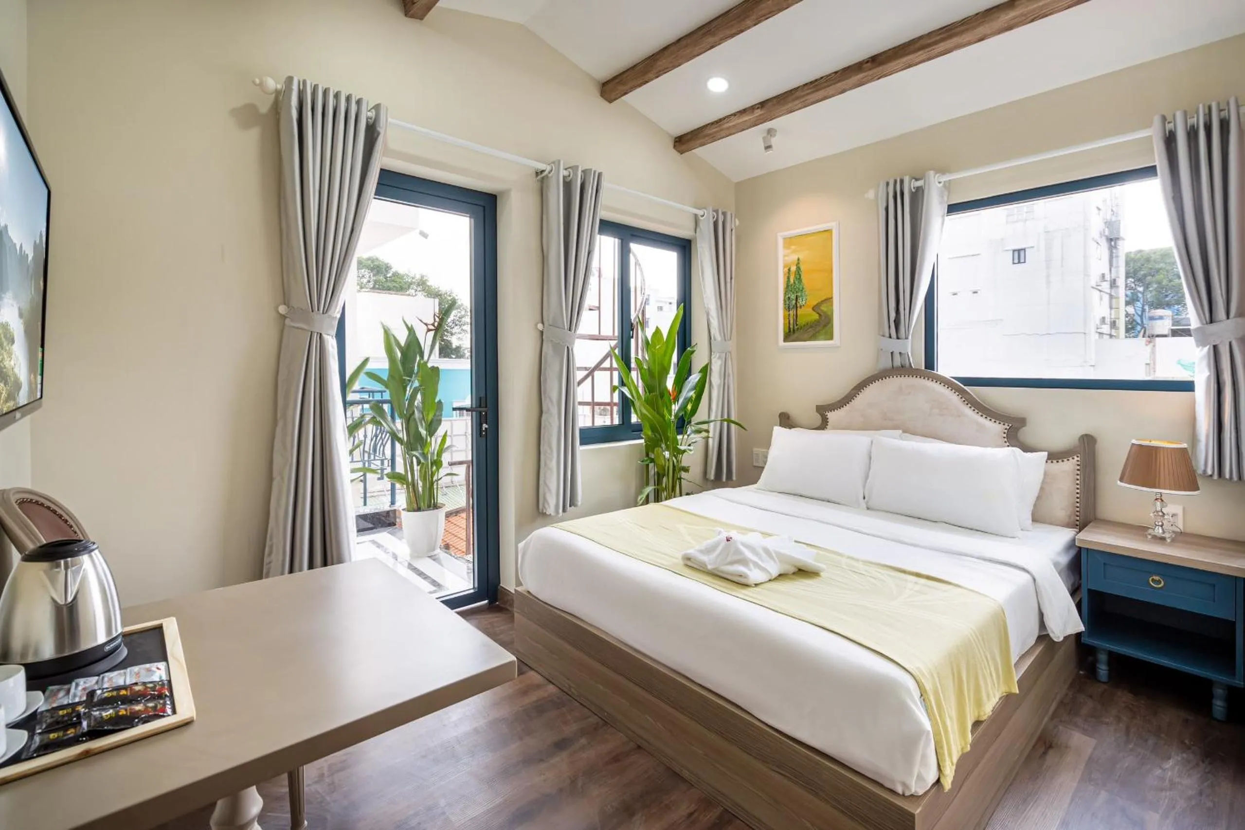 Photo of the whole room, Bed in Jan Villa SaiGon Oasis