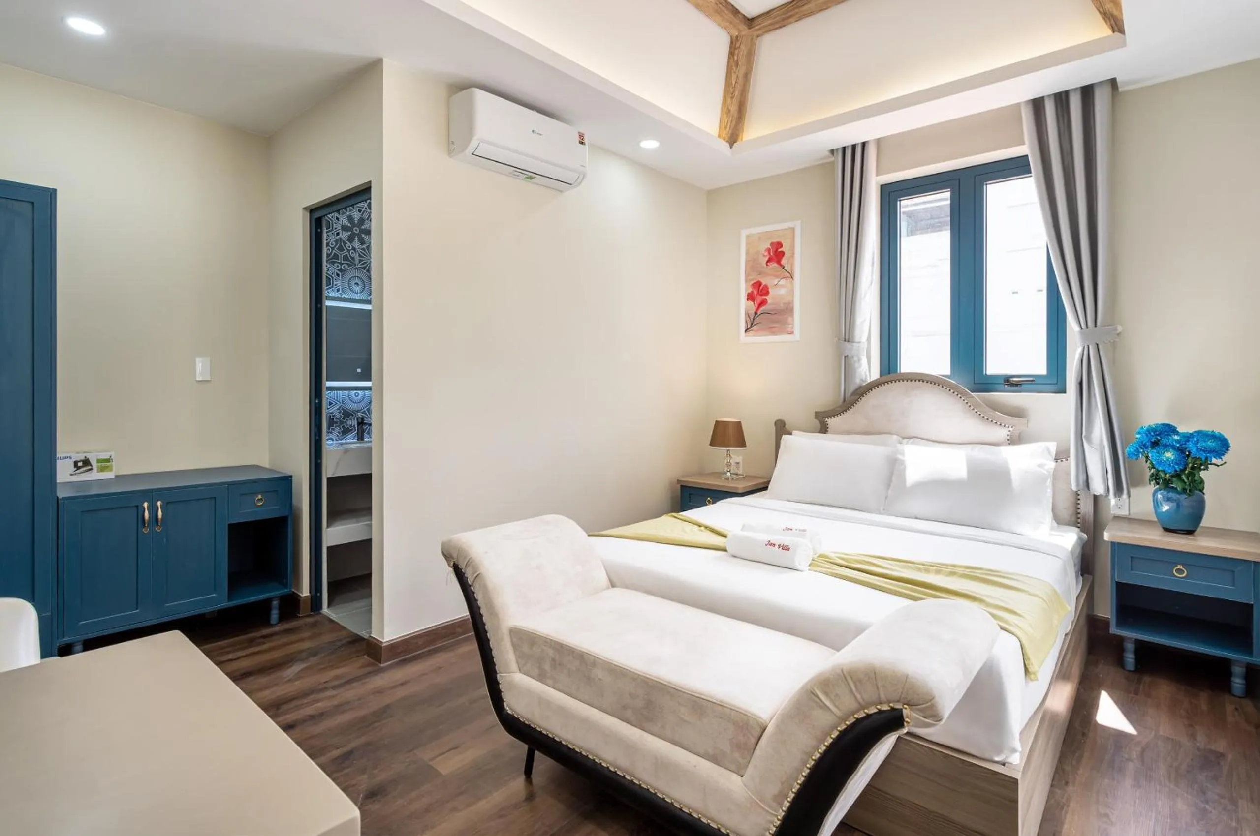 Bed in Jan Villa SaiGon Oasis