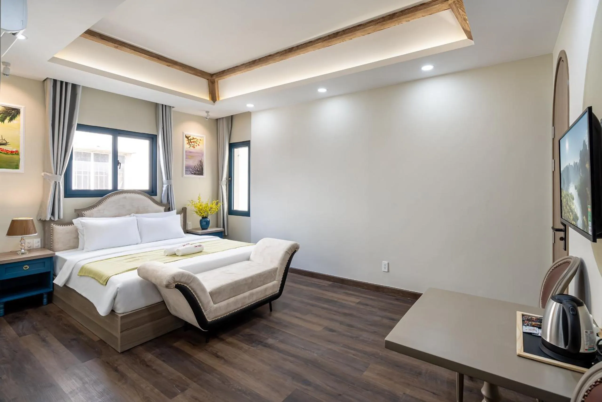 Bed in Jan Villa SaiGon Oasis