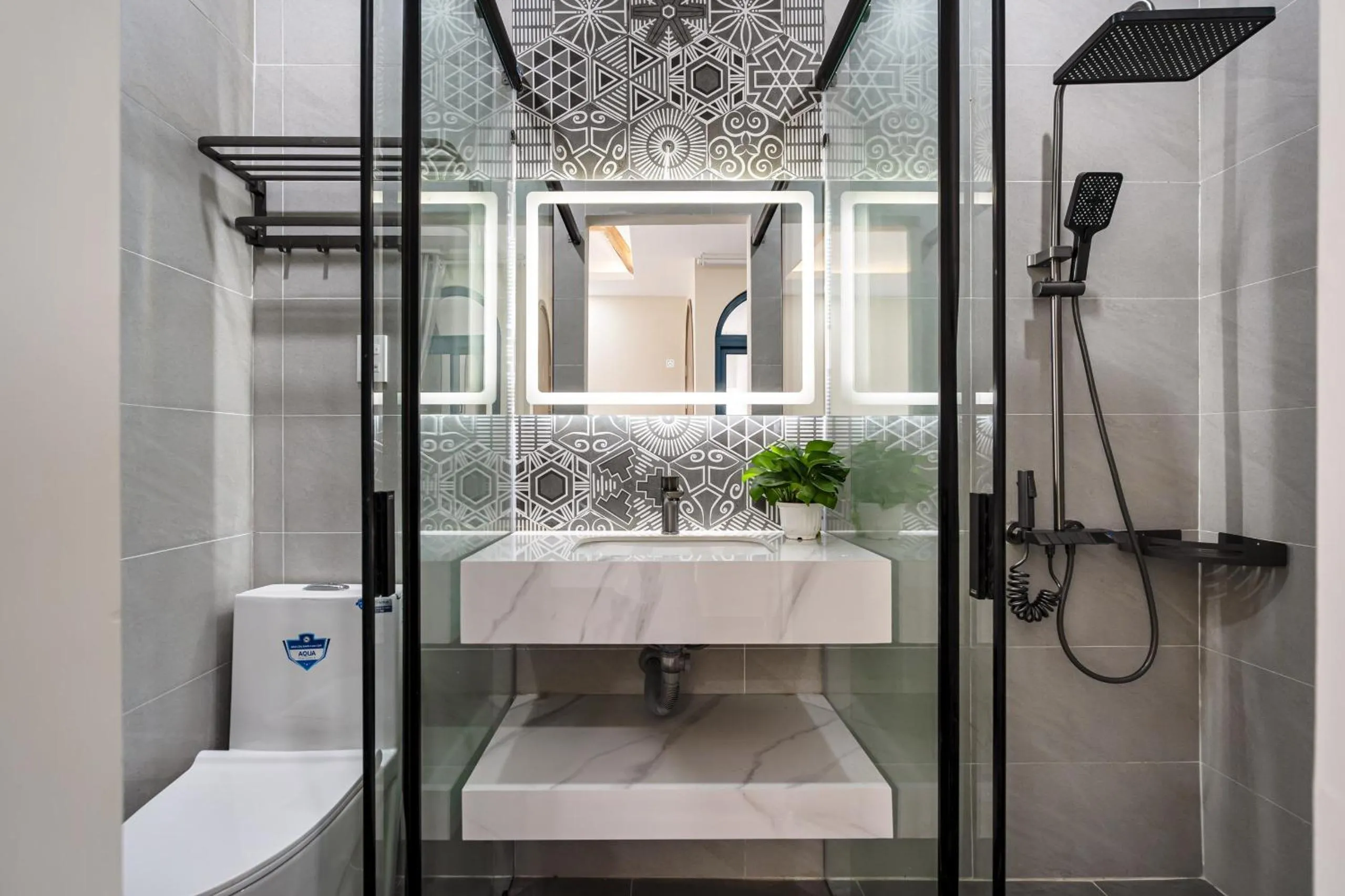 Shower in Jan Villa SaiGon Oasis