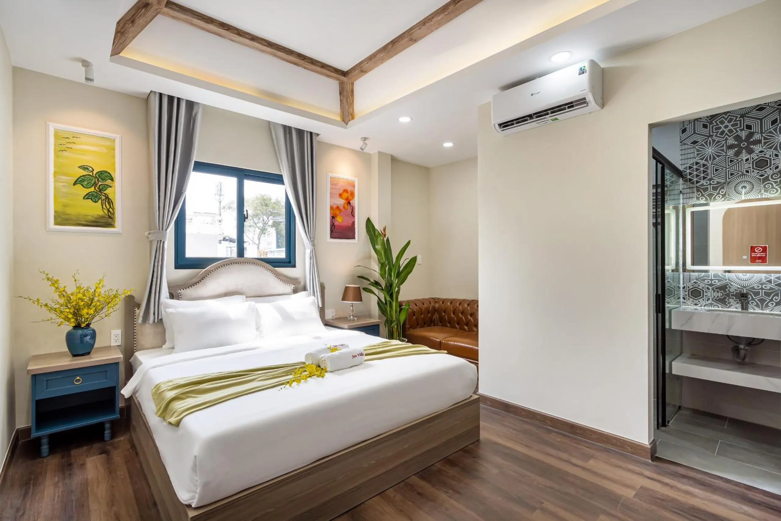 Photo of the whole room, Bed in Jan Villa SaiGon Oasis