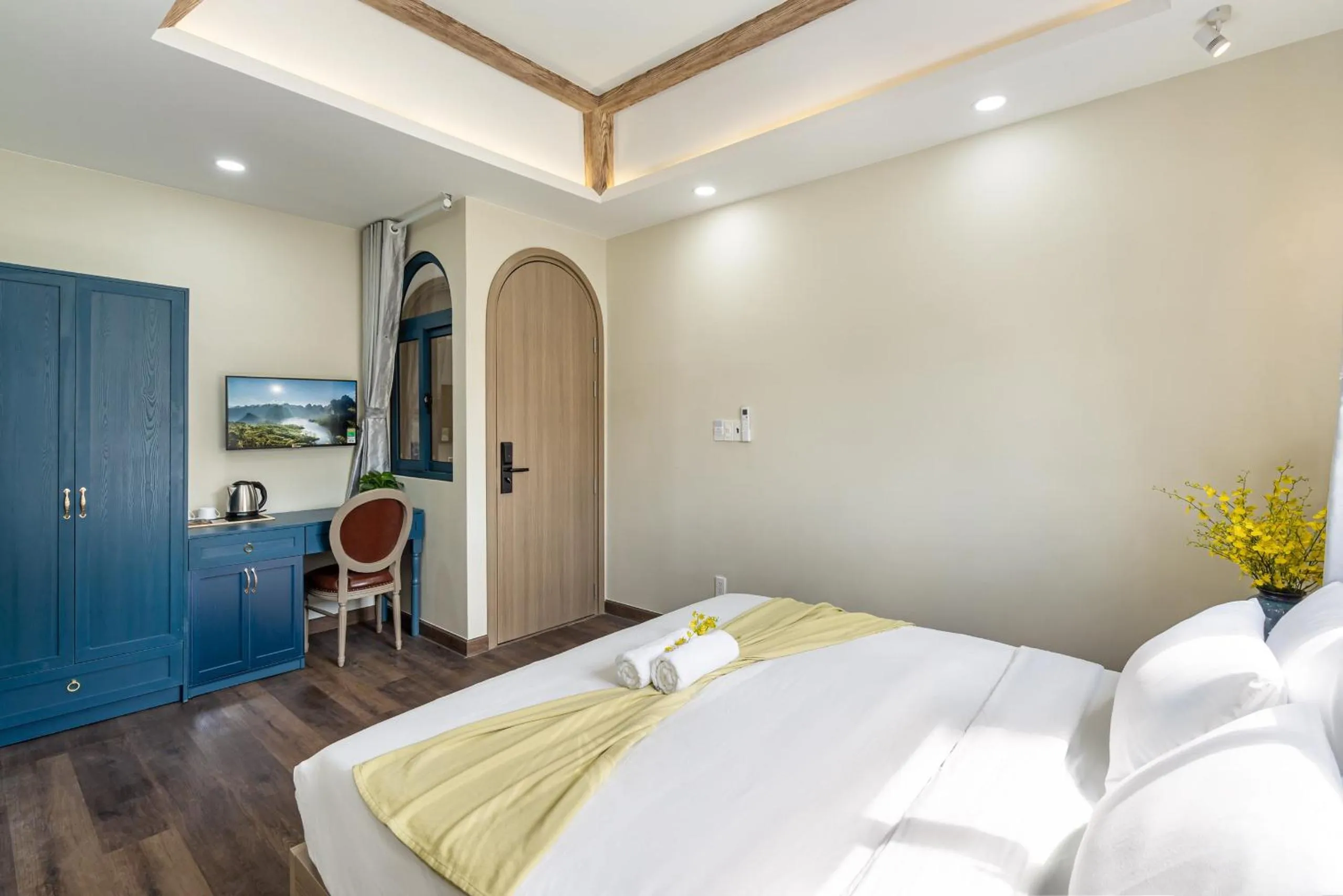 Bed in Jan Villa SaiGon Oasis