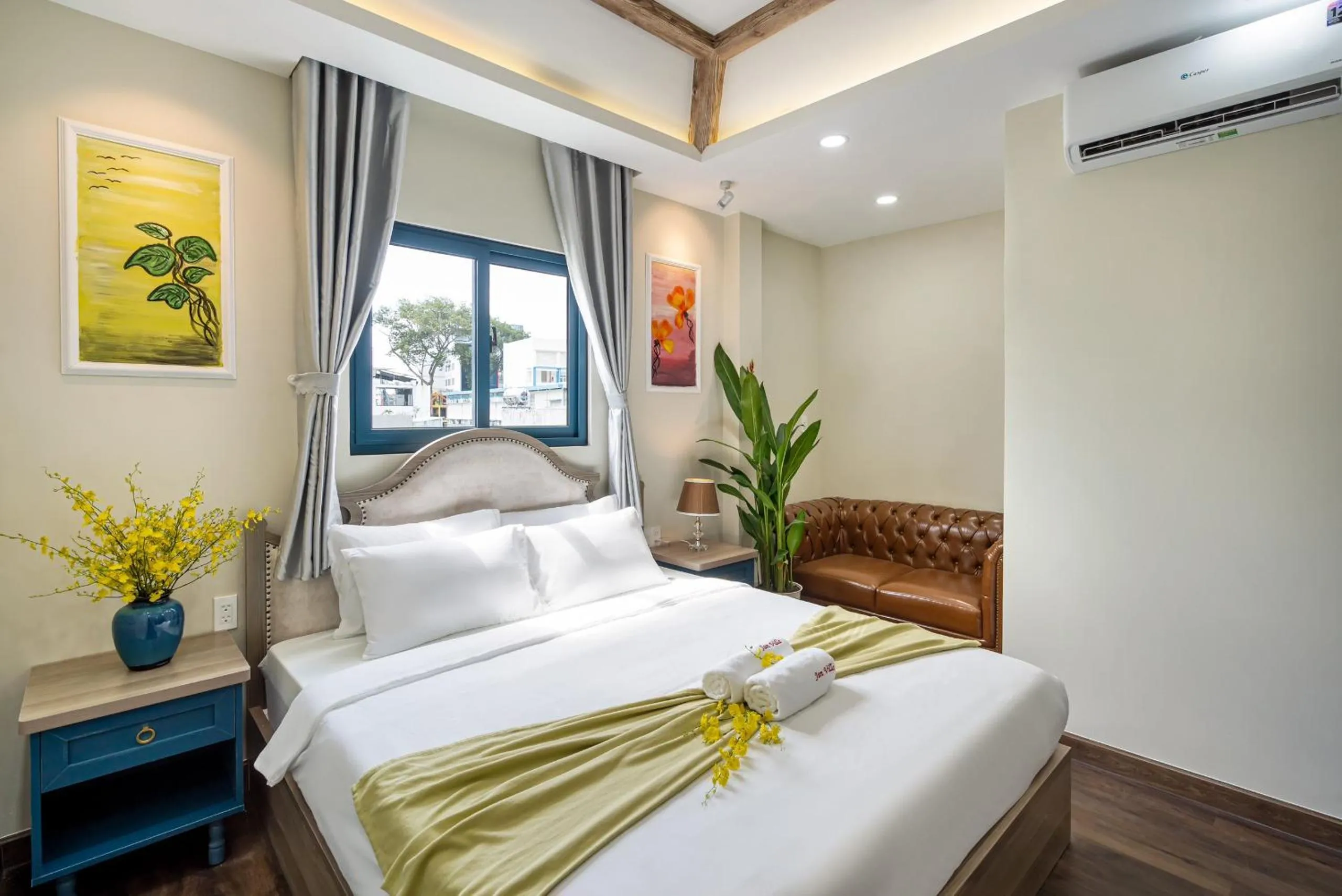 Bed in Jan Villa SaiGon Oasis
