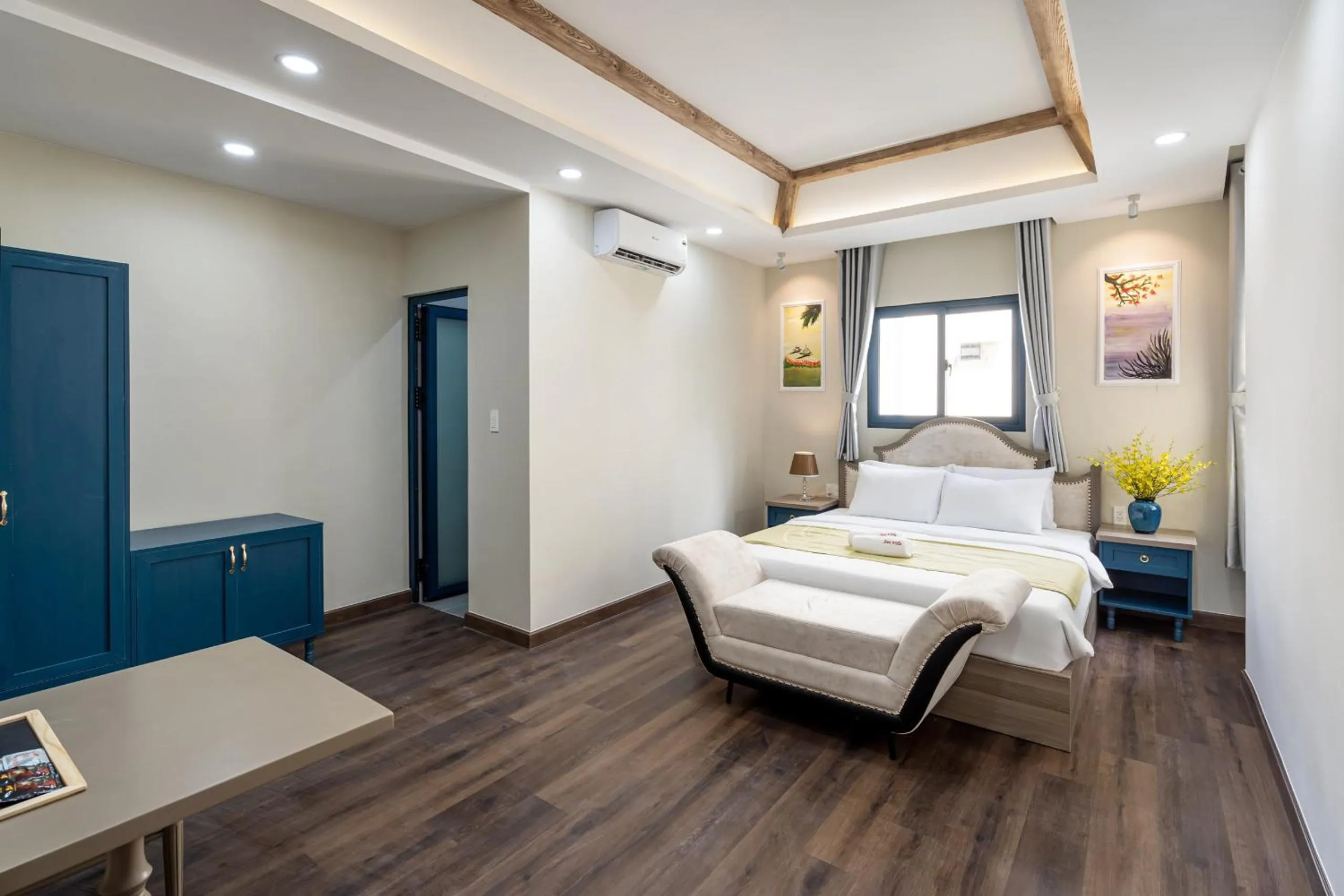 Photo of the whole room, Bed in Jan Villa SaiGon Oasis