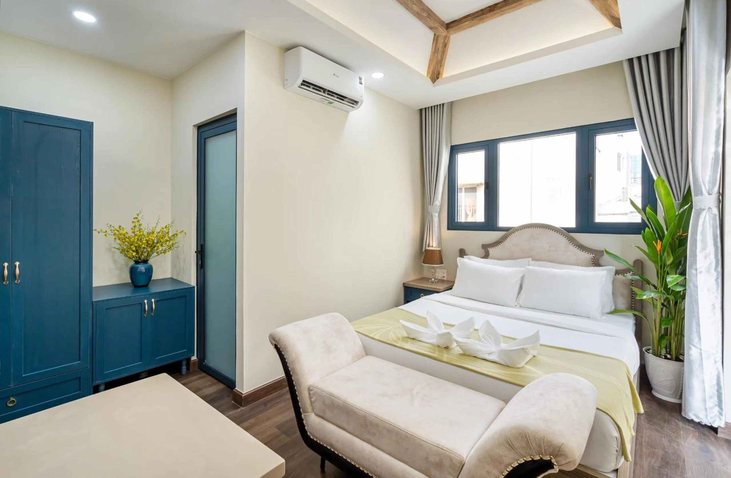 Bed in Jan Villa SaiGon Oasis