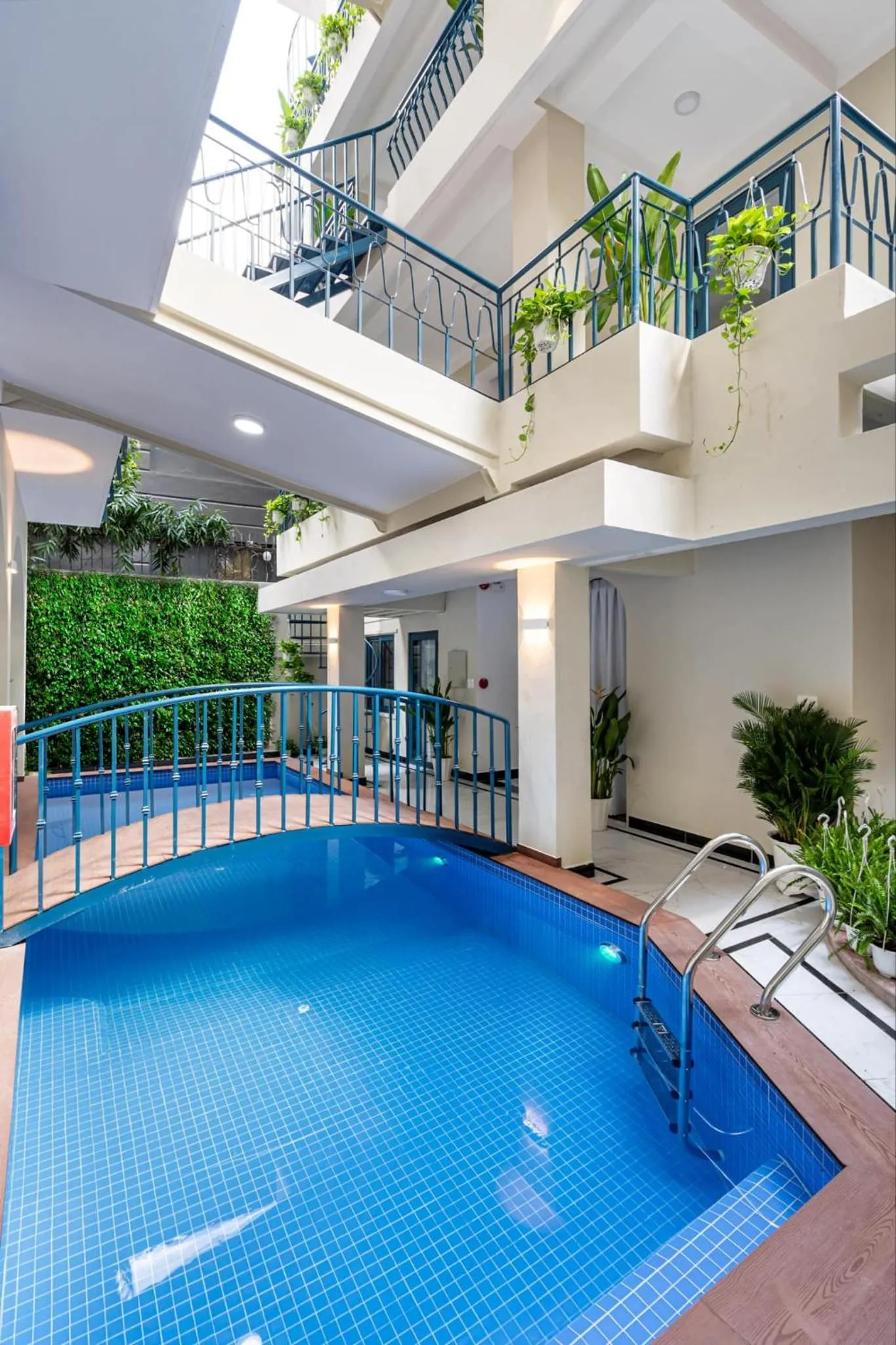 Swimming pool in Jan Villa SaiGon Oasis