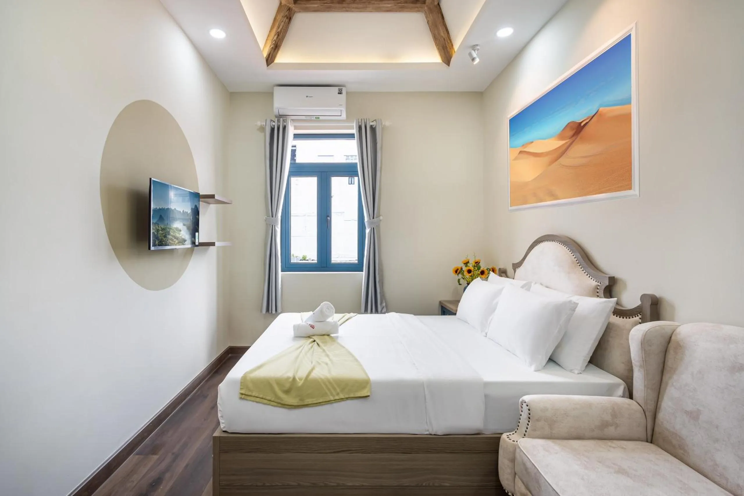 Bed in Jan Villa SaiGon Oasis