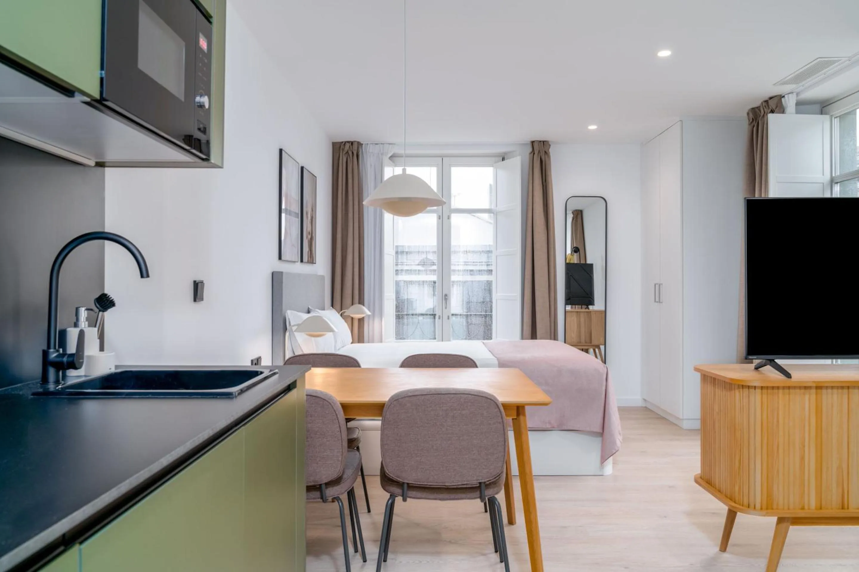 Bed in Limehome Santiago de Compostela