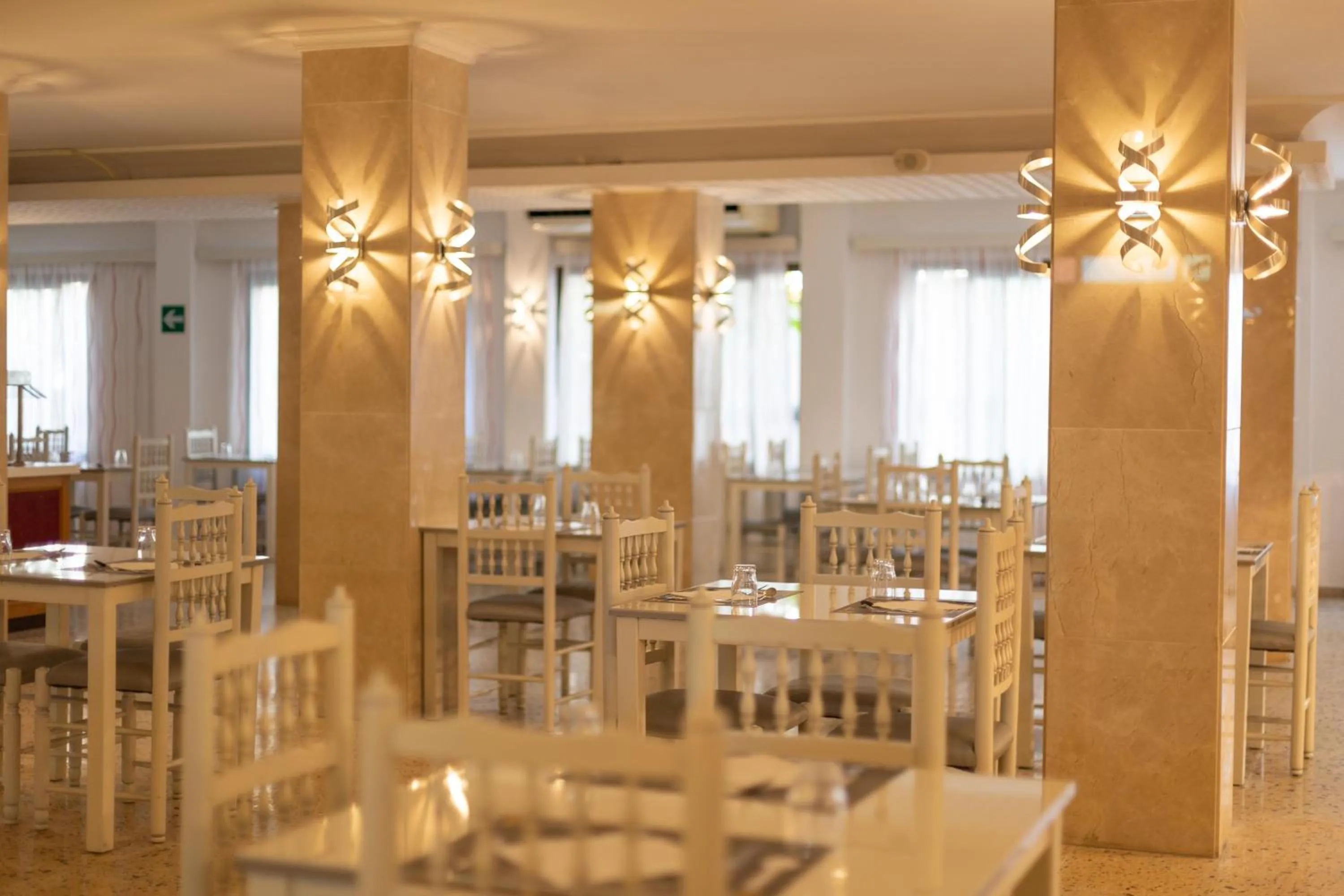 Restaurant/places to eat in R2 Veronica