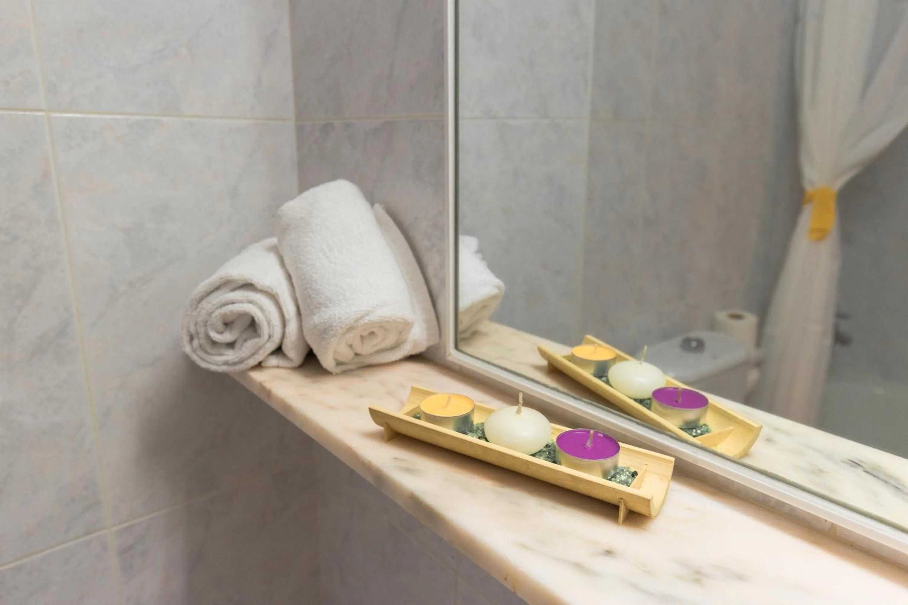 Photo of the whole room in R2 Veronica