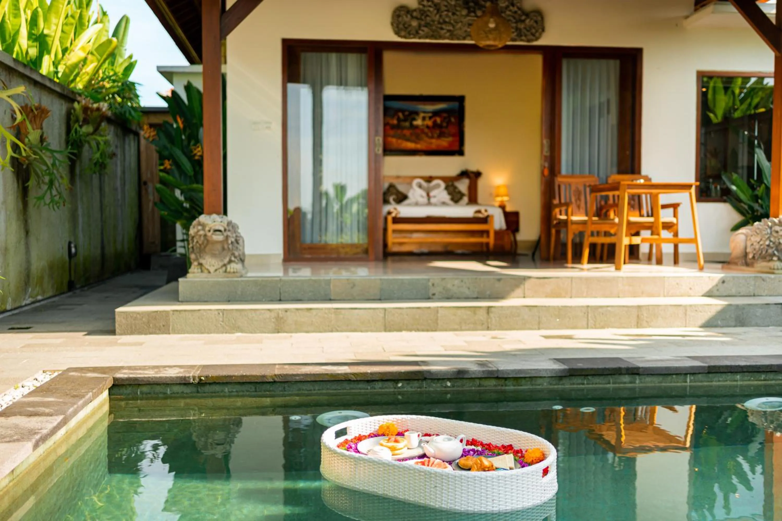 Food and drinks in Kaki Uma Villa