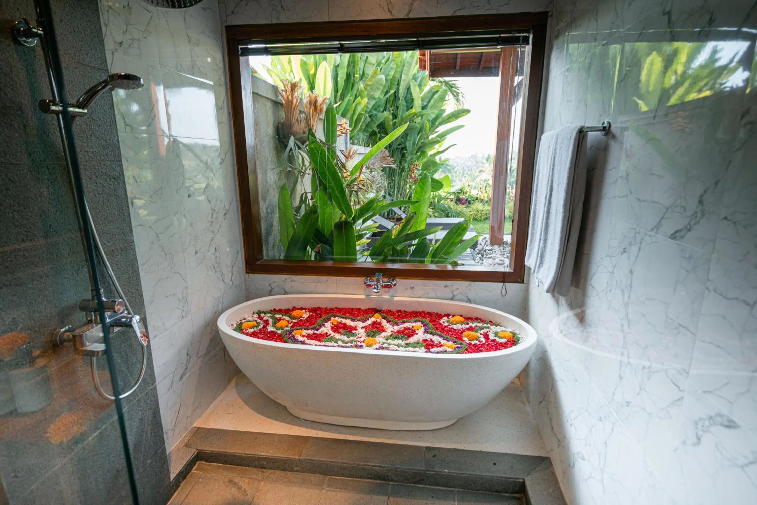 Bathroom in Kaki Uma Villa