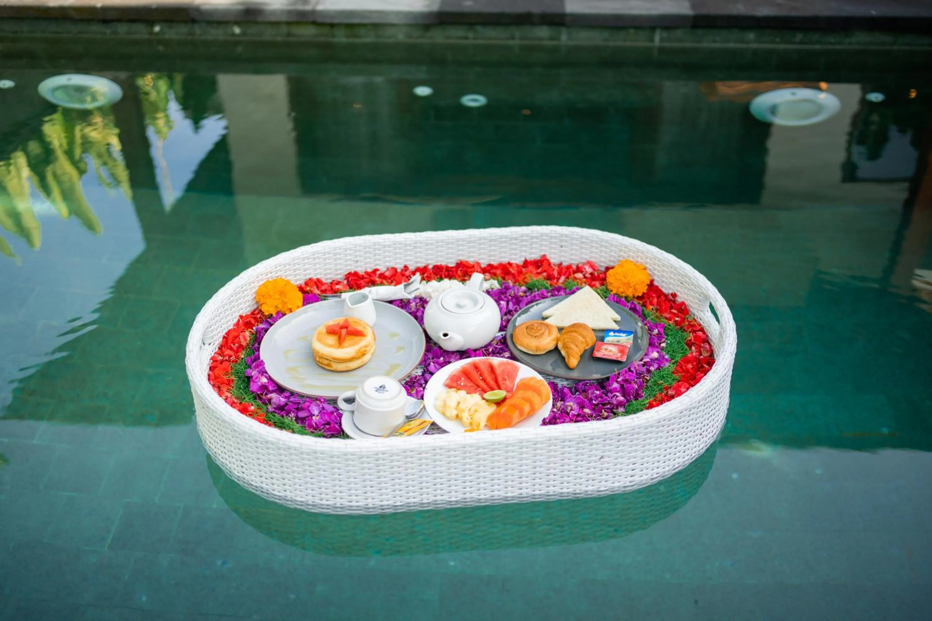 Food and drinks in Kaki Uma Villa