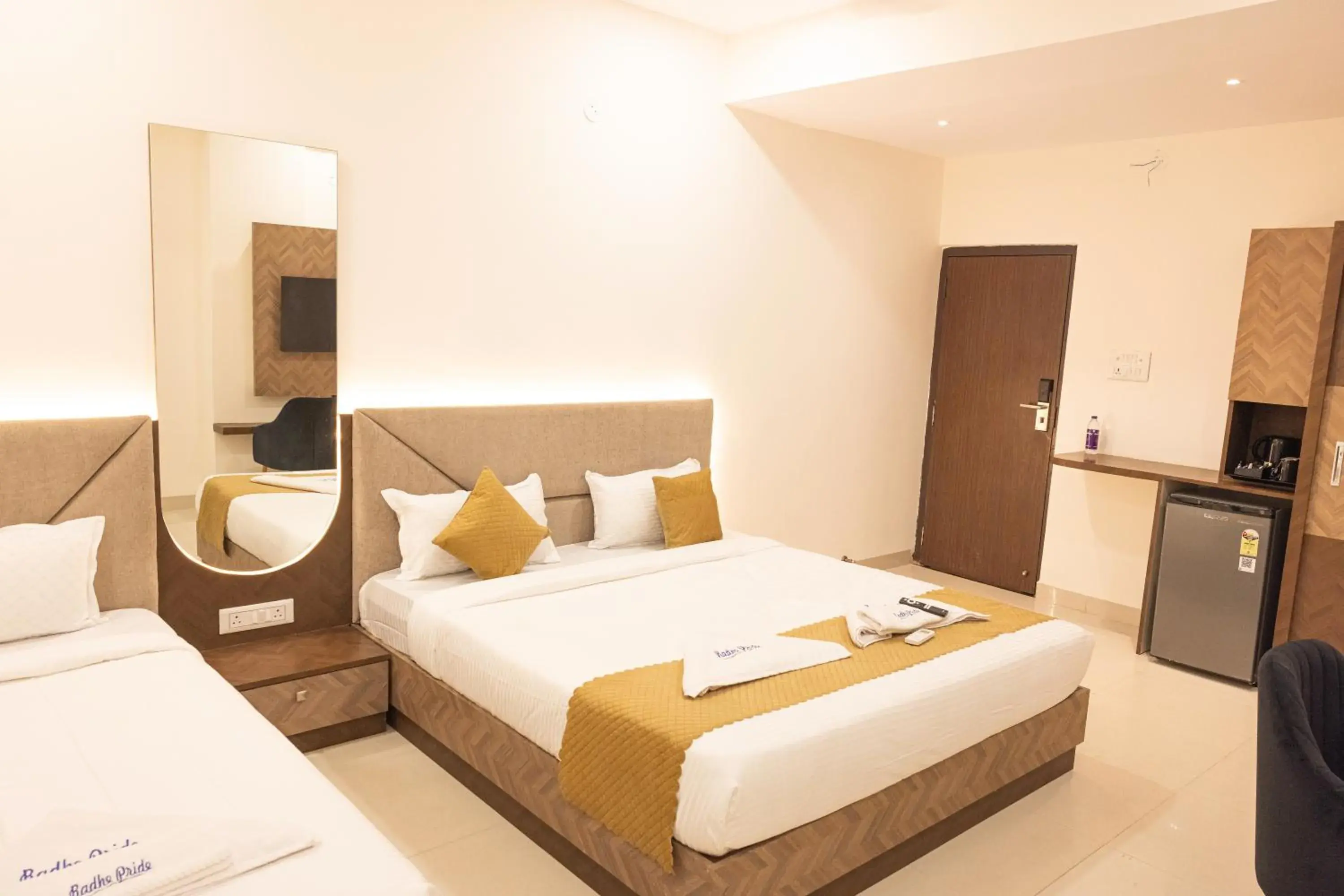 Living room, Bed in Hotel Radhe Pride Hitech City Living room, Bed in Hotel Radhe Pride Hitech City