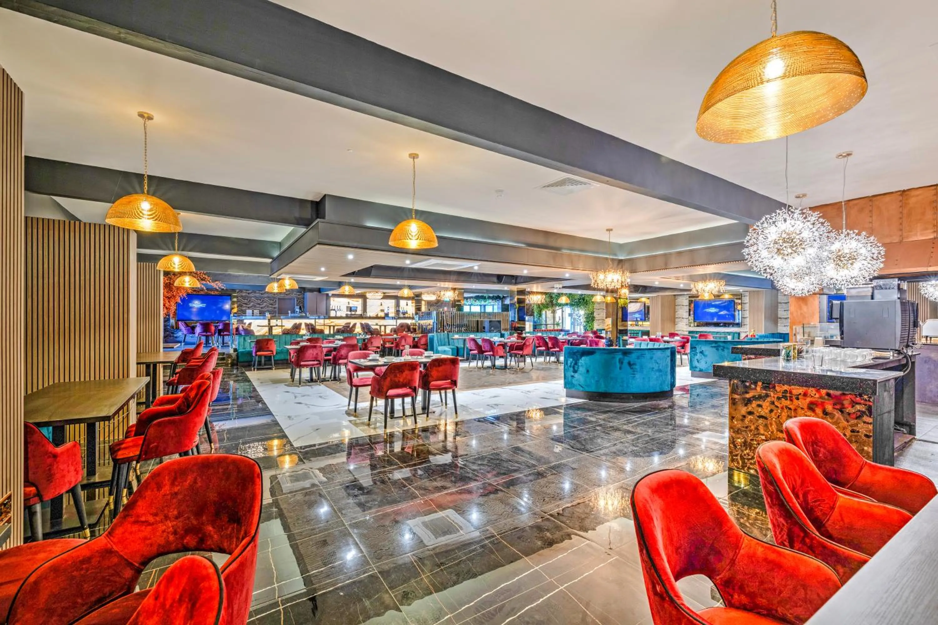 Restaurant/places to eat in Palms Hotel & Retreat By Palette London Romford