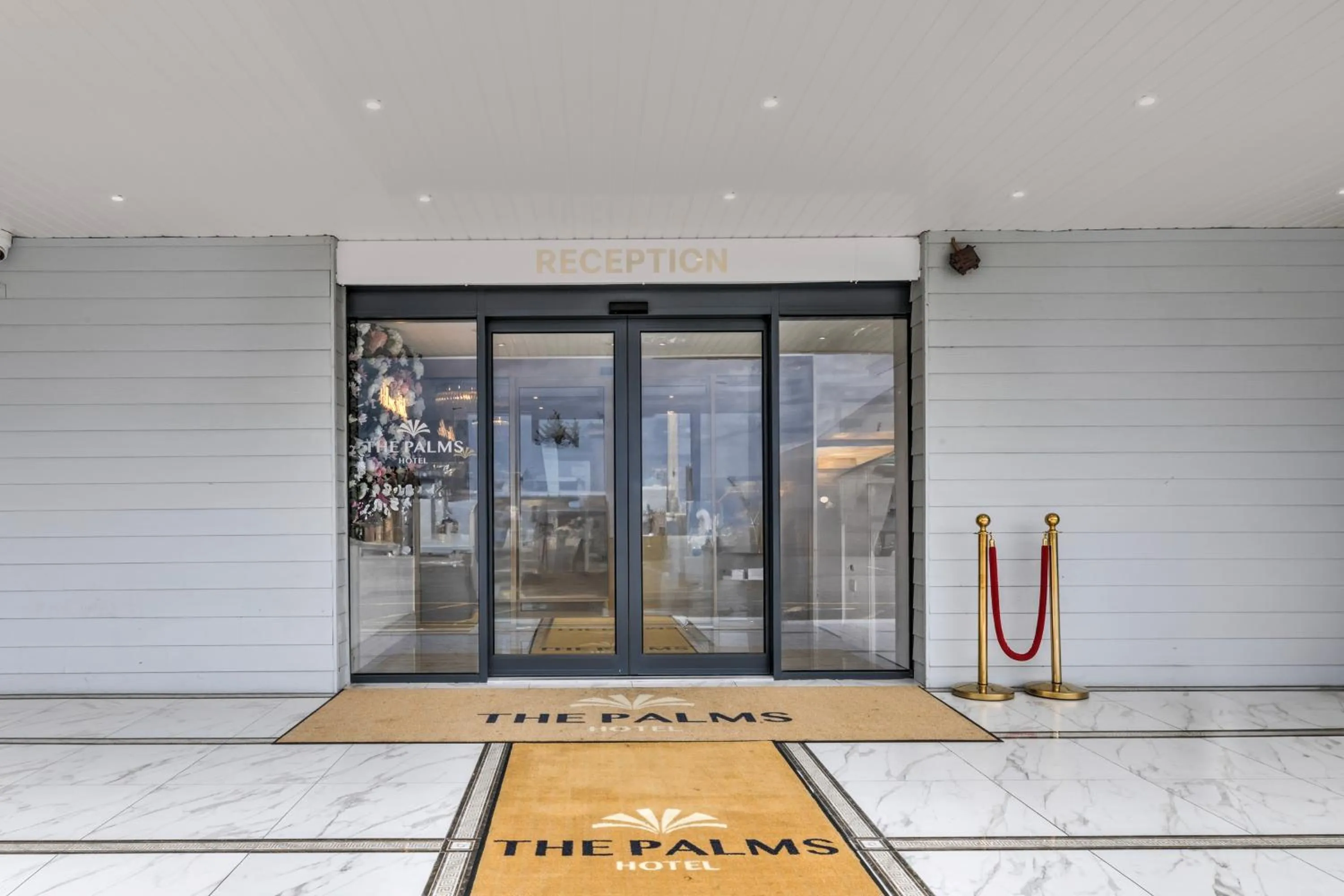 Facade/entrance in Palms Hotel & Retreat By Palette London Romford