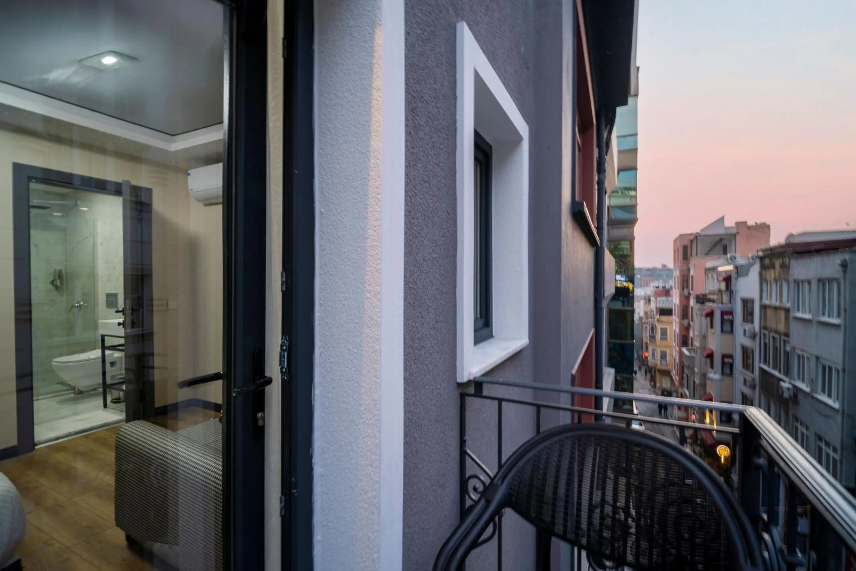 Property building in Robin Hotel