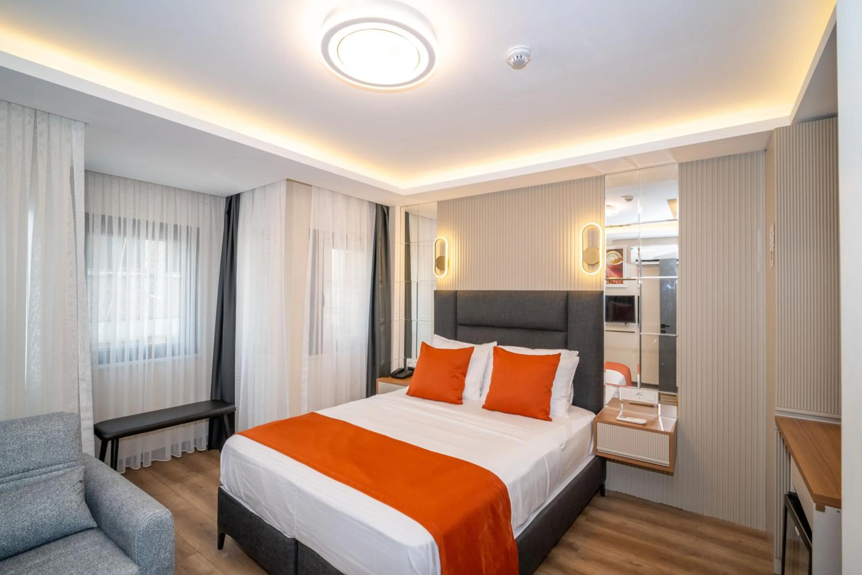 Bedroom, Bed in Robin Hotel