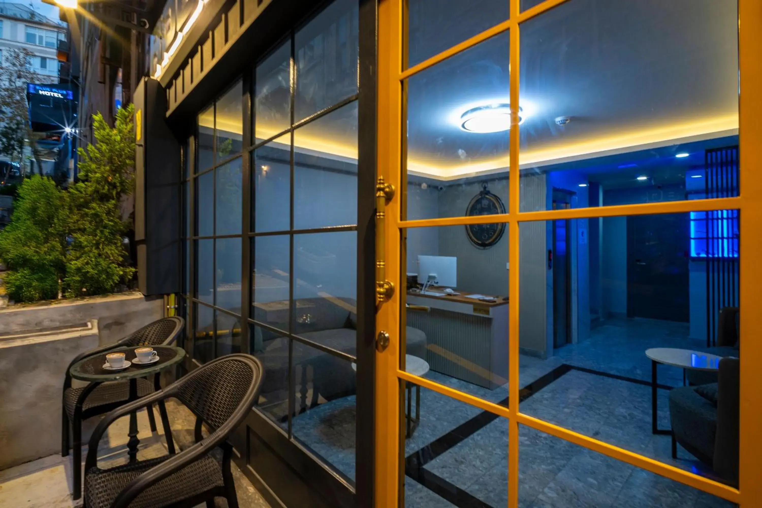 Property building in Robin Hotel Property building in Robin Hotel