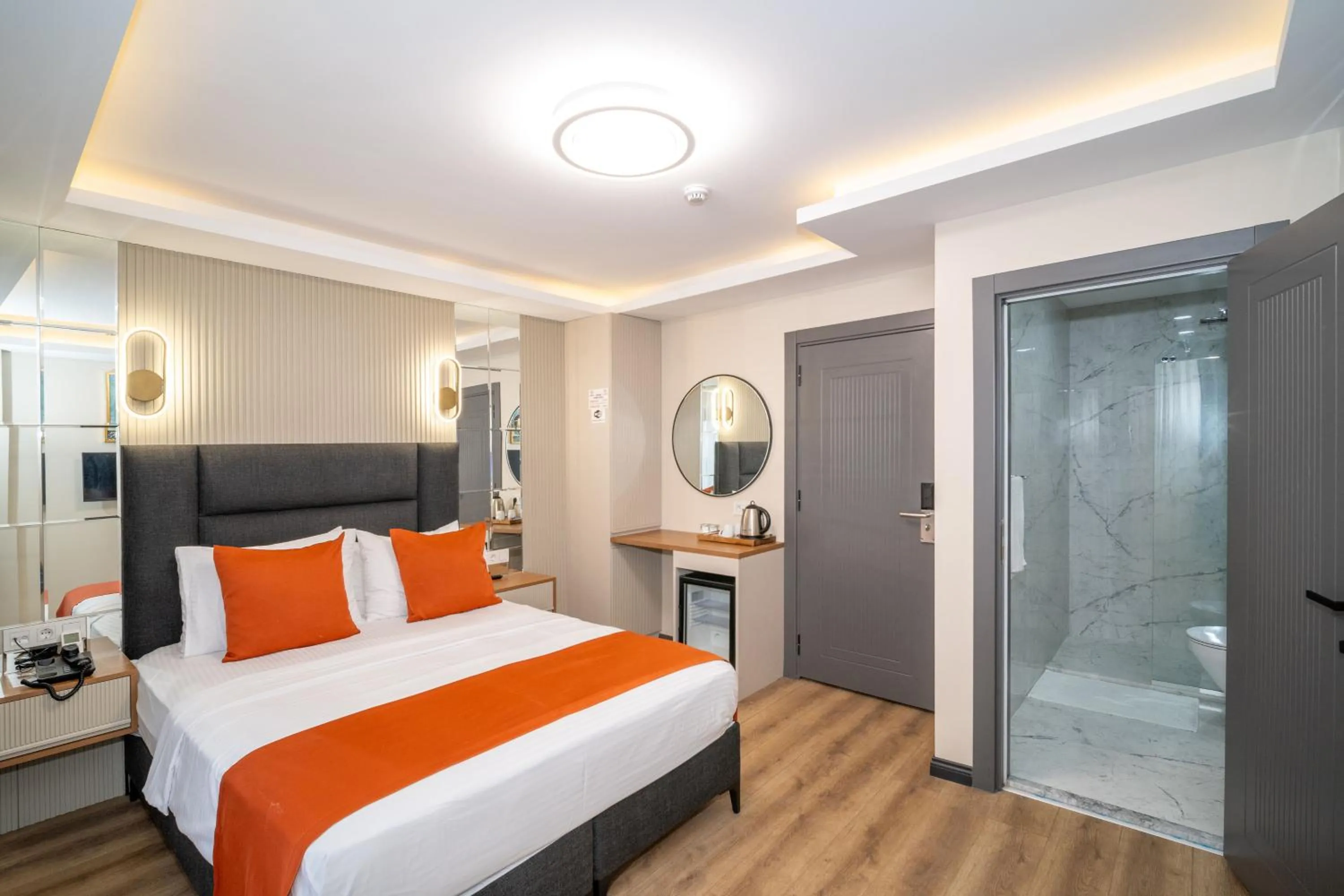 Bedroom, Bed in Robin Hotel