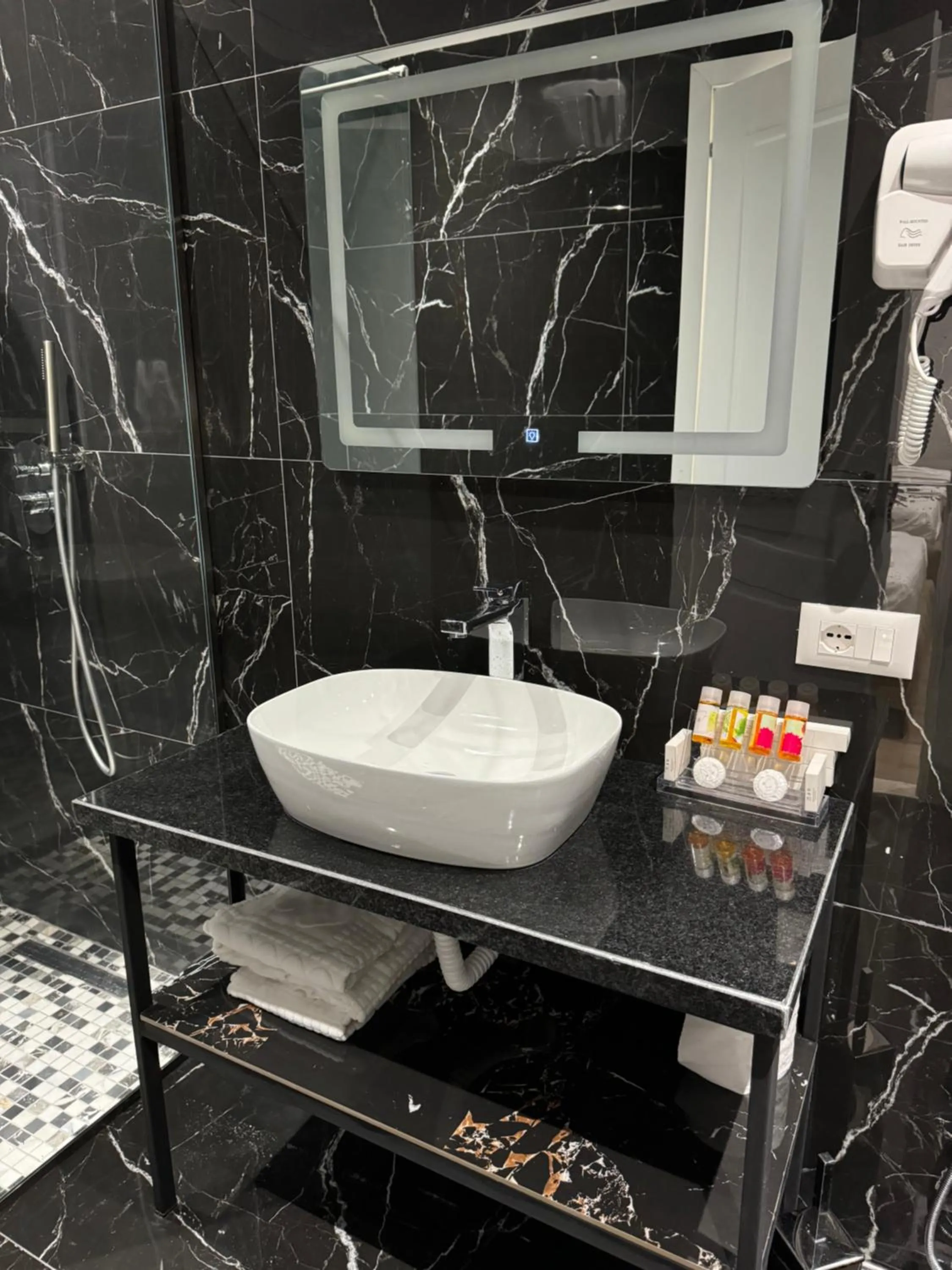 Bathroom in Hotel Panorama & Spa Elbasan