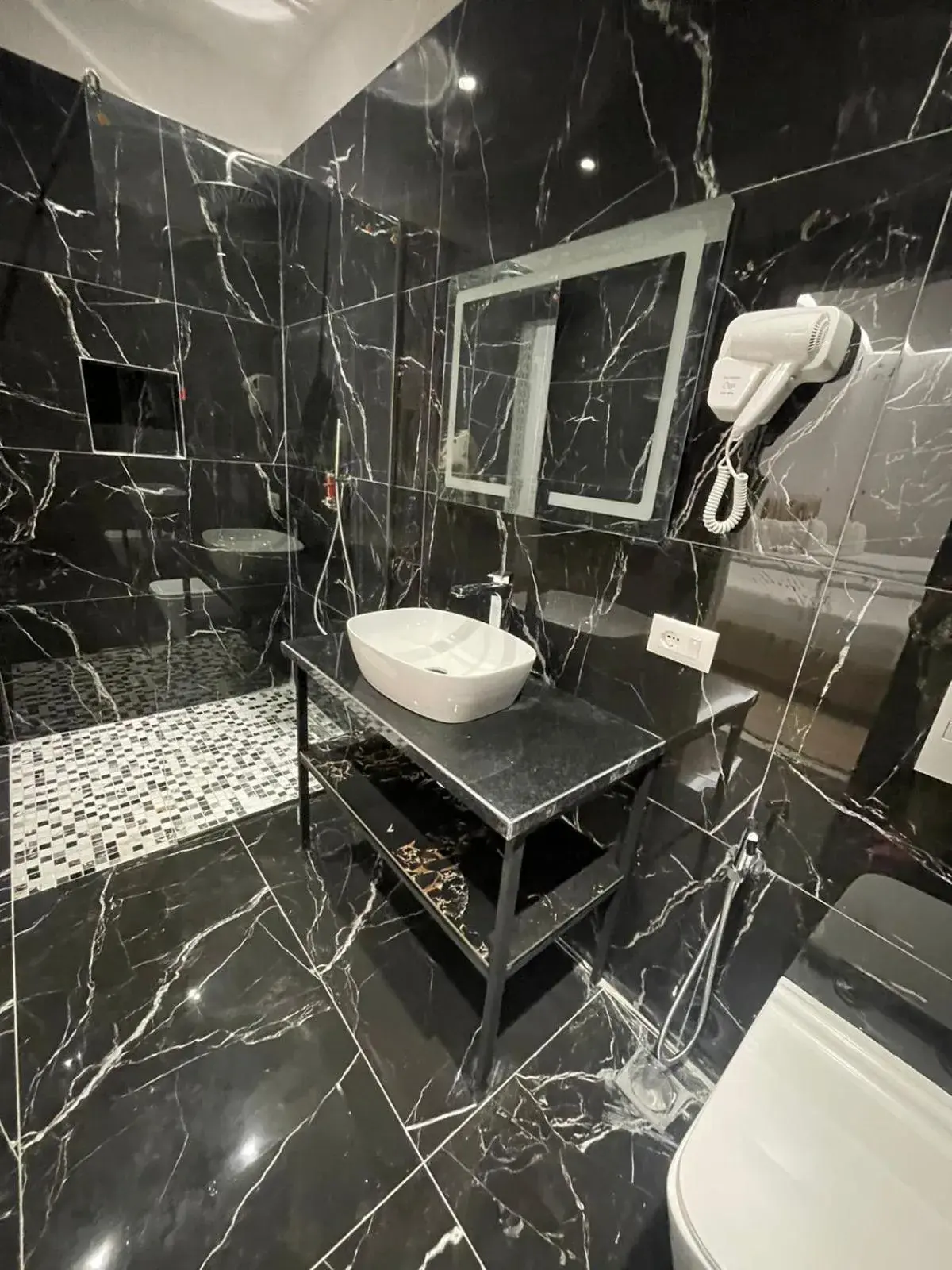 Deluxe Double or Twin Room in Hotel Panorama & Spa Elbasan Deluxe Double or Twin Room in Hotel Panorama & Spa Elbasan