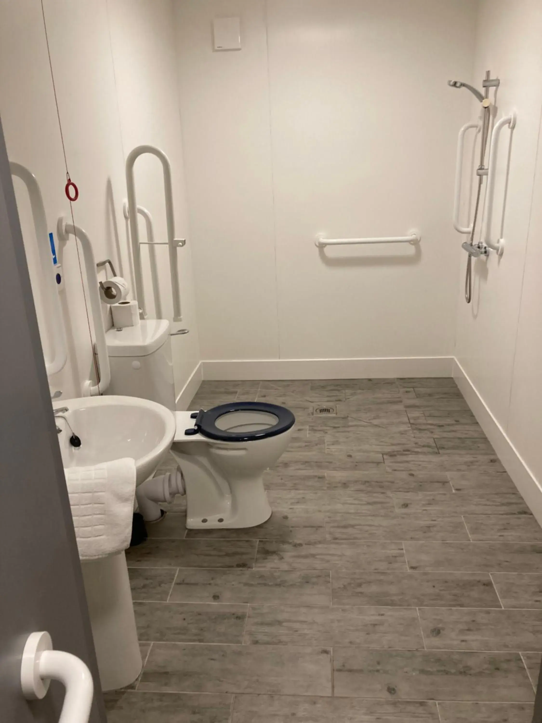 Double Room - Disability Access in The Wyken Inn Double Room - Disability Access in The Wyken Inn