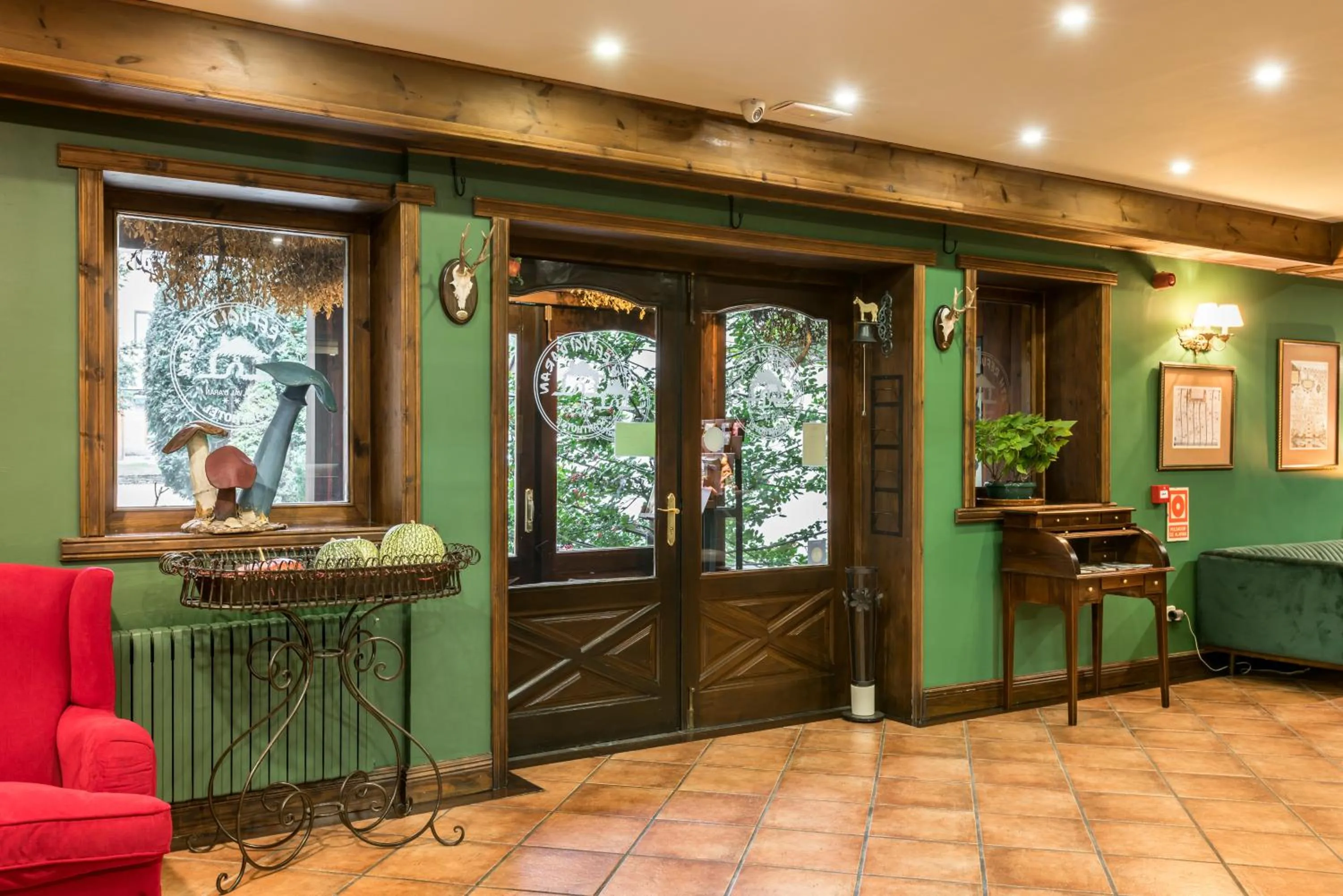 Lobby or reception in El Refugio de Aran Vielha Aparthotel