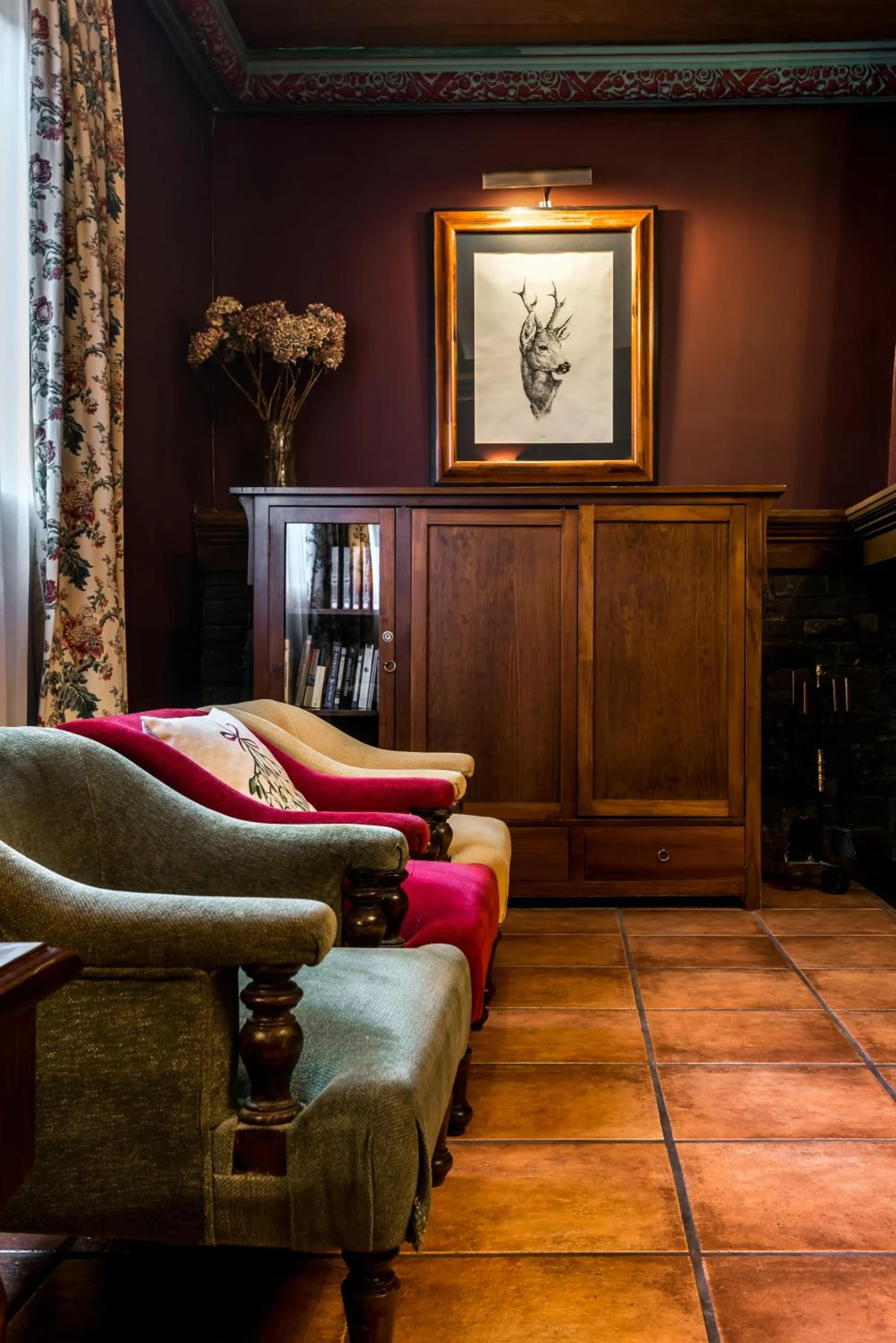 Communal lounge/ TV room, Bed in El Refugio de Aran Vielha Aparthotel